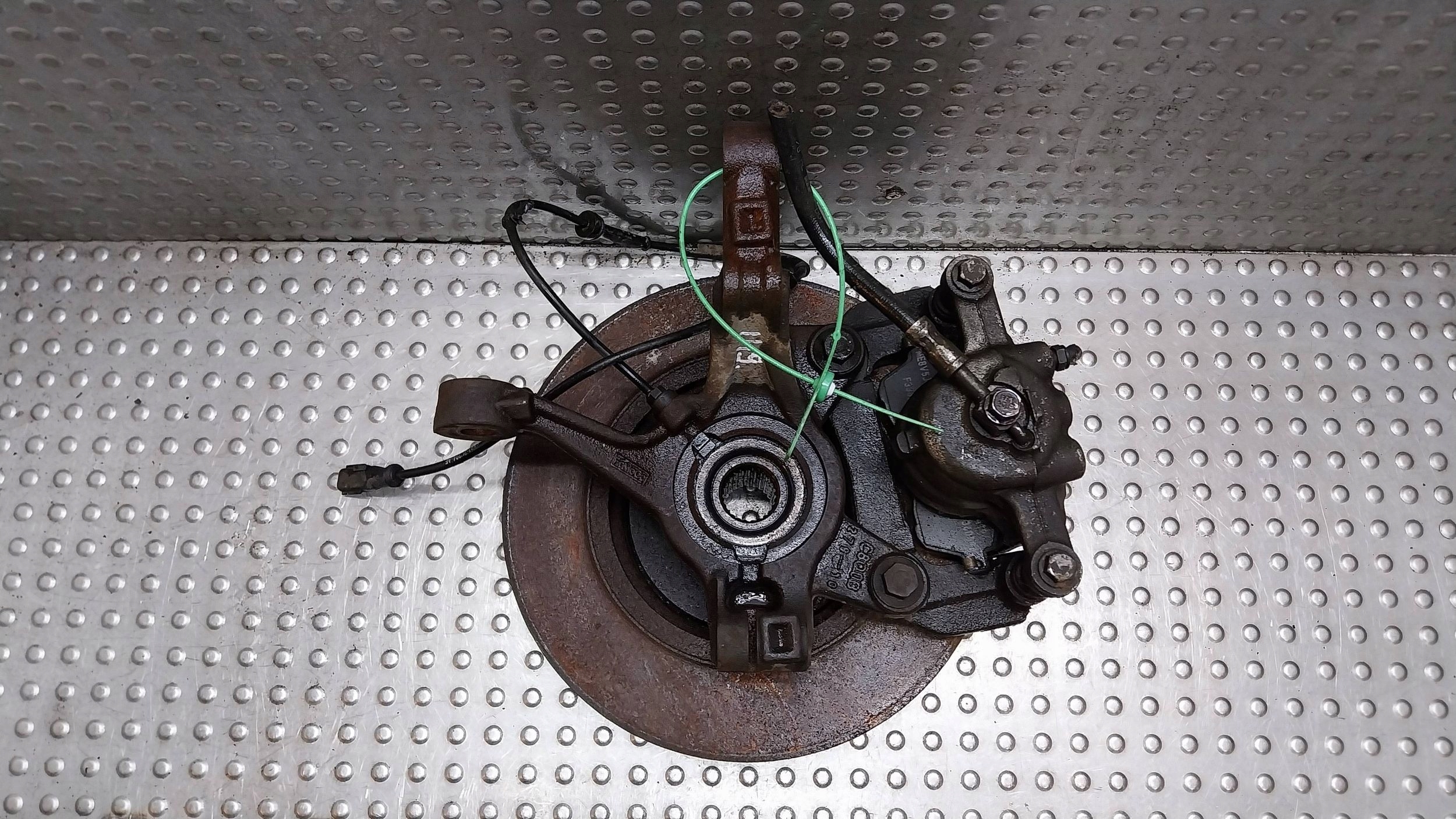 swing left front 8V51-3K171-AF/BE FORD FIESTA MK6 MK7