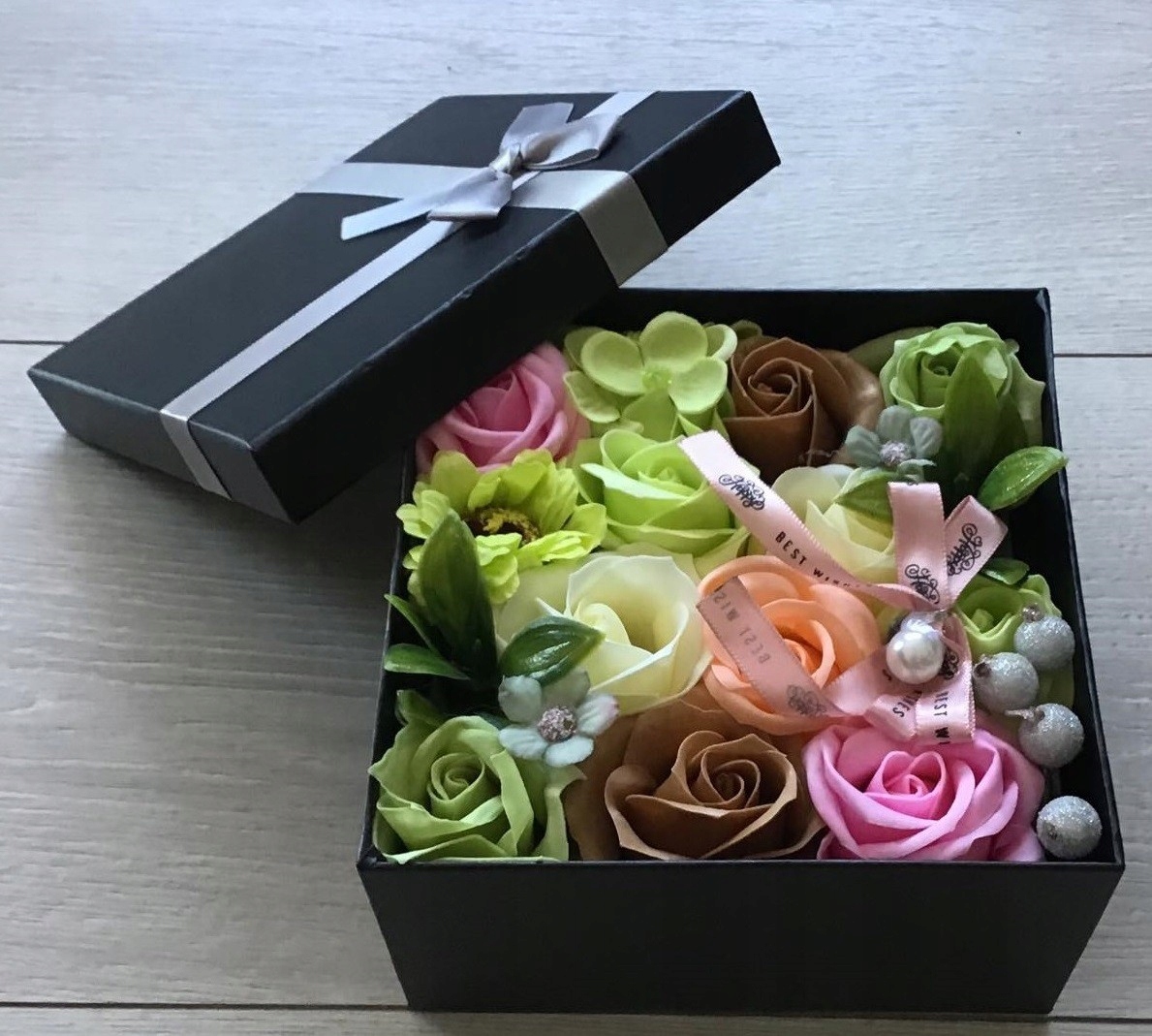 

Flower Box Pachnący Mydlany Bukiet Różyczki