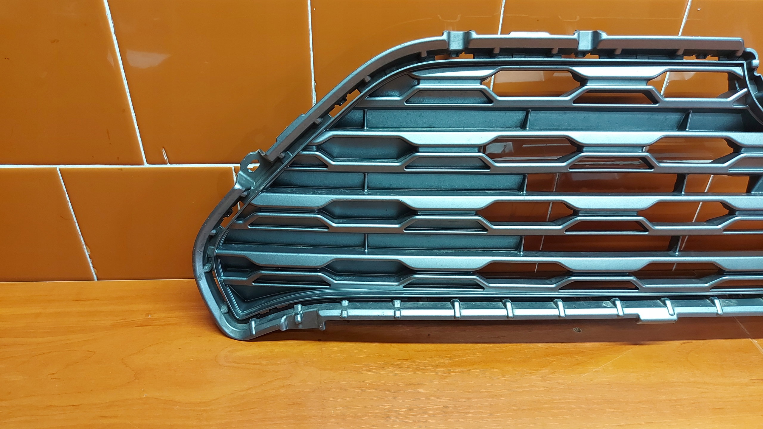 grill grille of a bumper front front TOYOTA RAV4 V 18