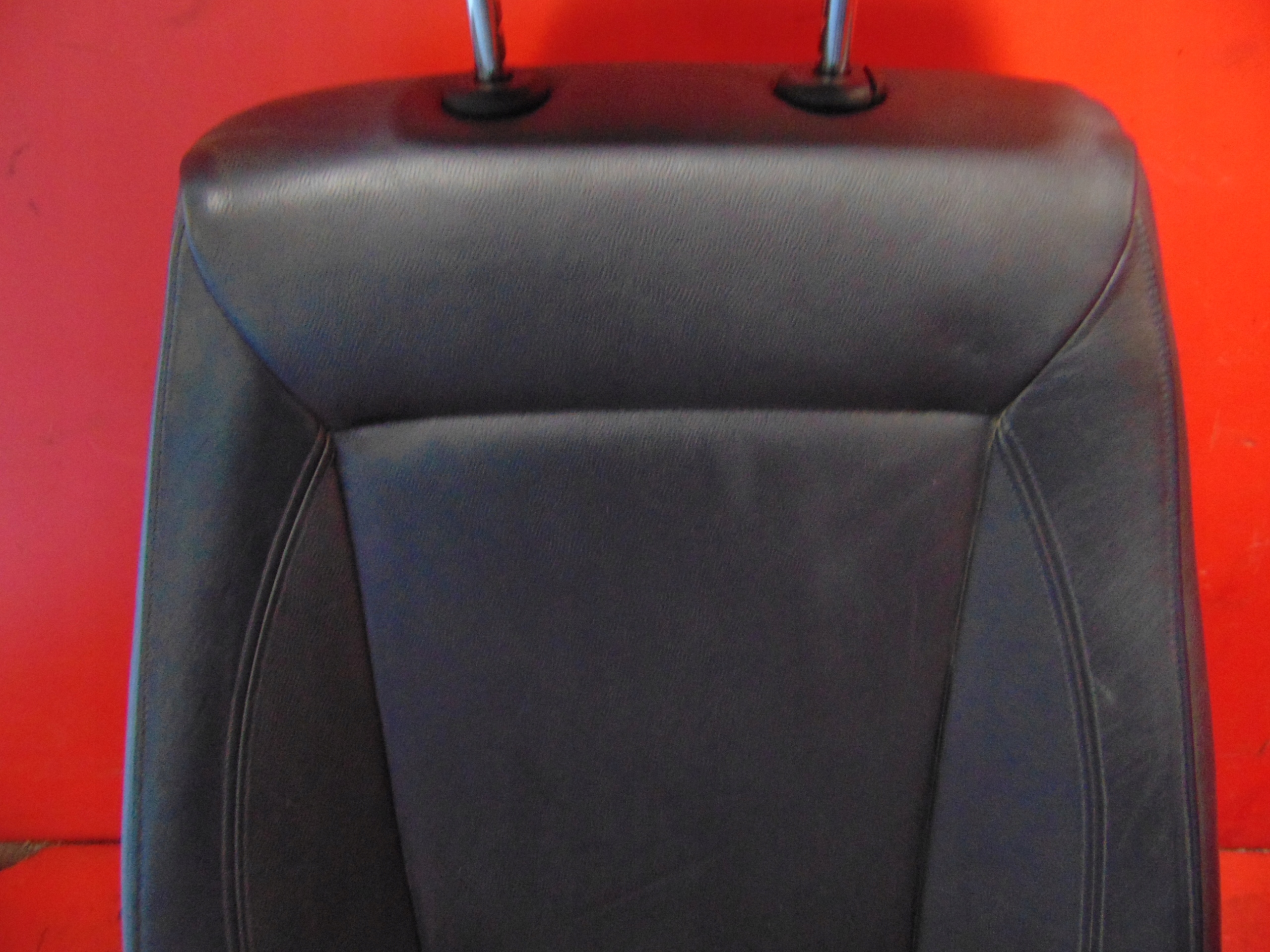 BMW 1 E87 seat driver´s left SKORZANY heated