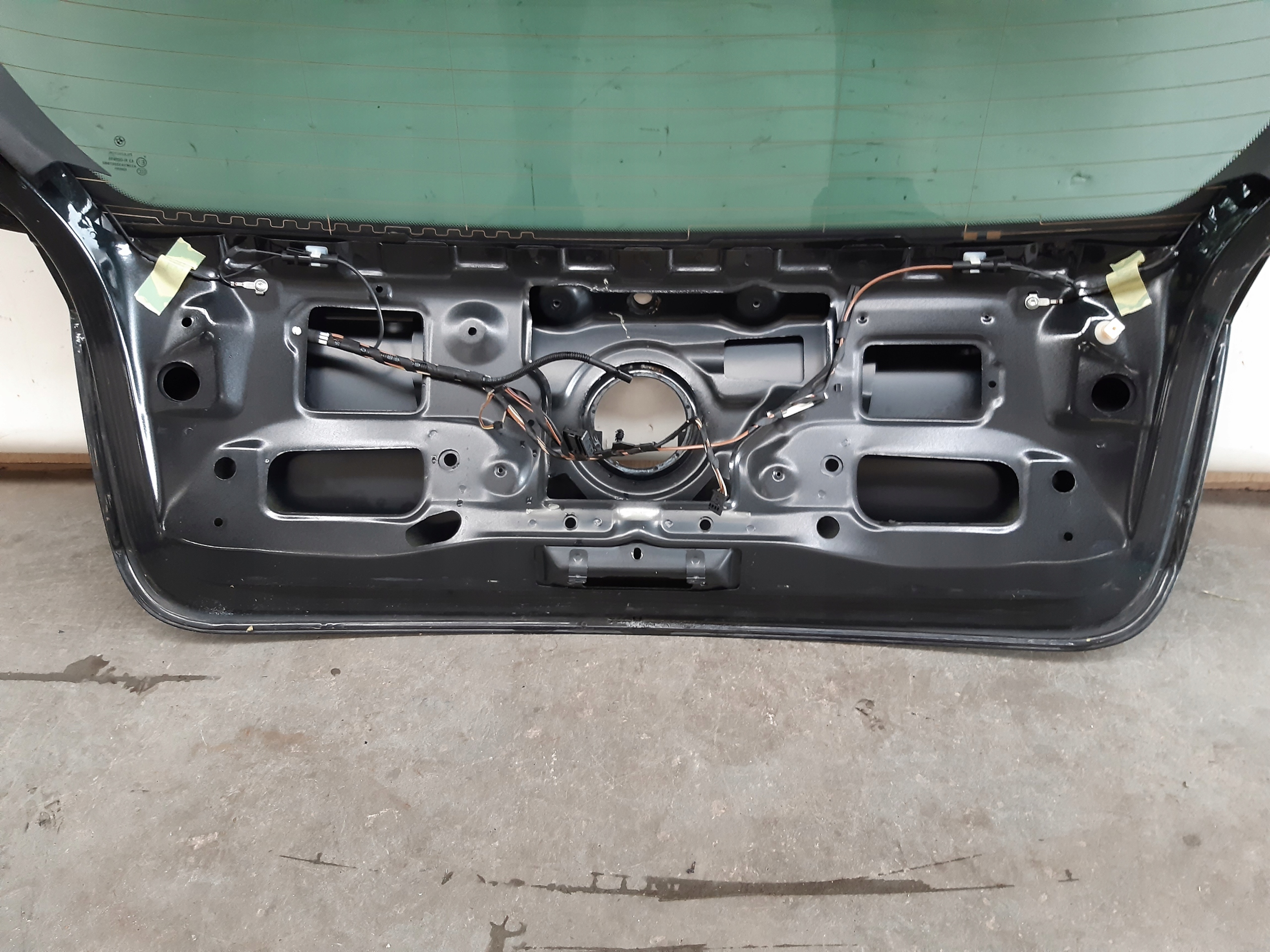 крышка багажника 475/9 BMW E81