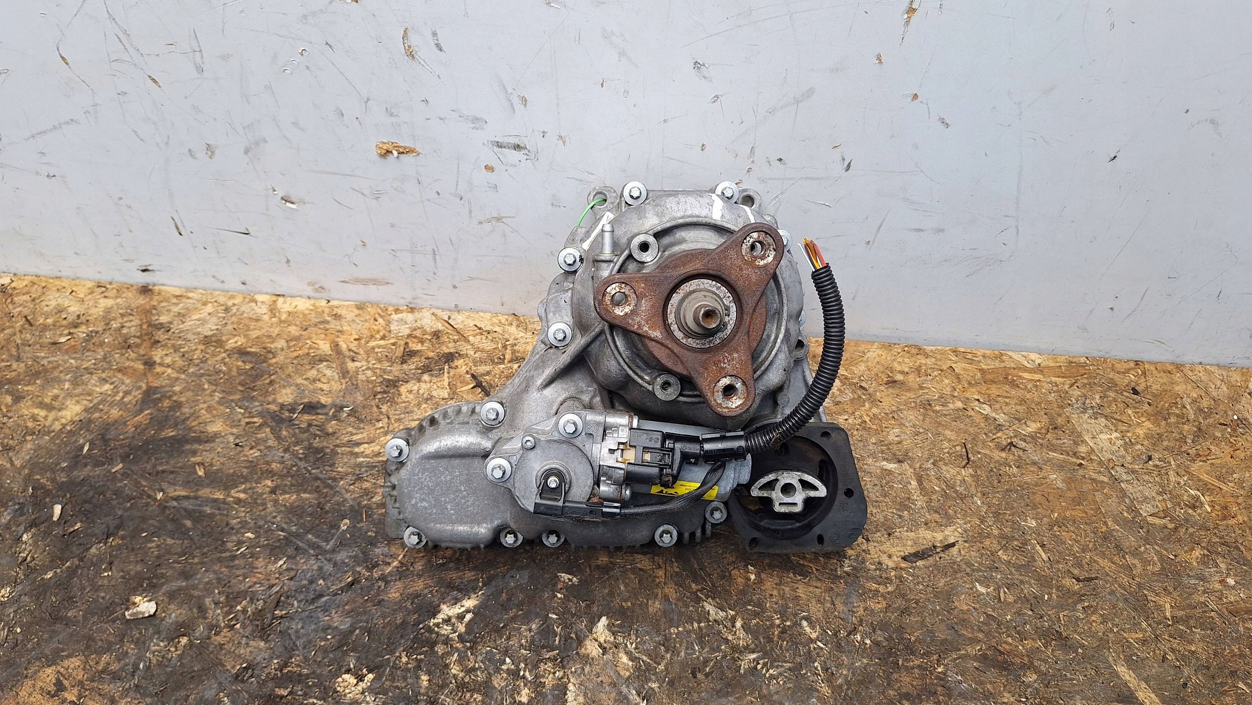 REDUKTOR Getriebe getriebe 7613152 BMW E90 E91 2.0D N47 X-DRIVE