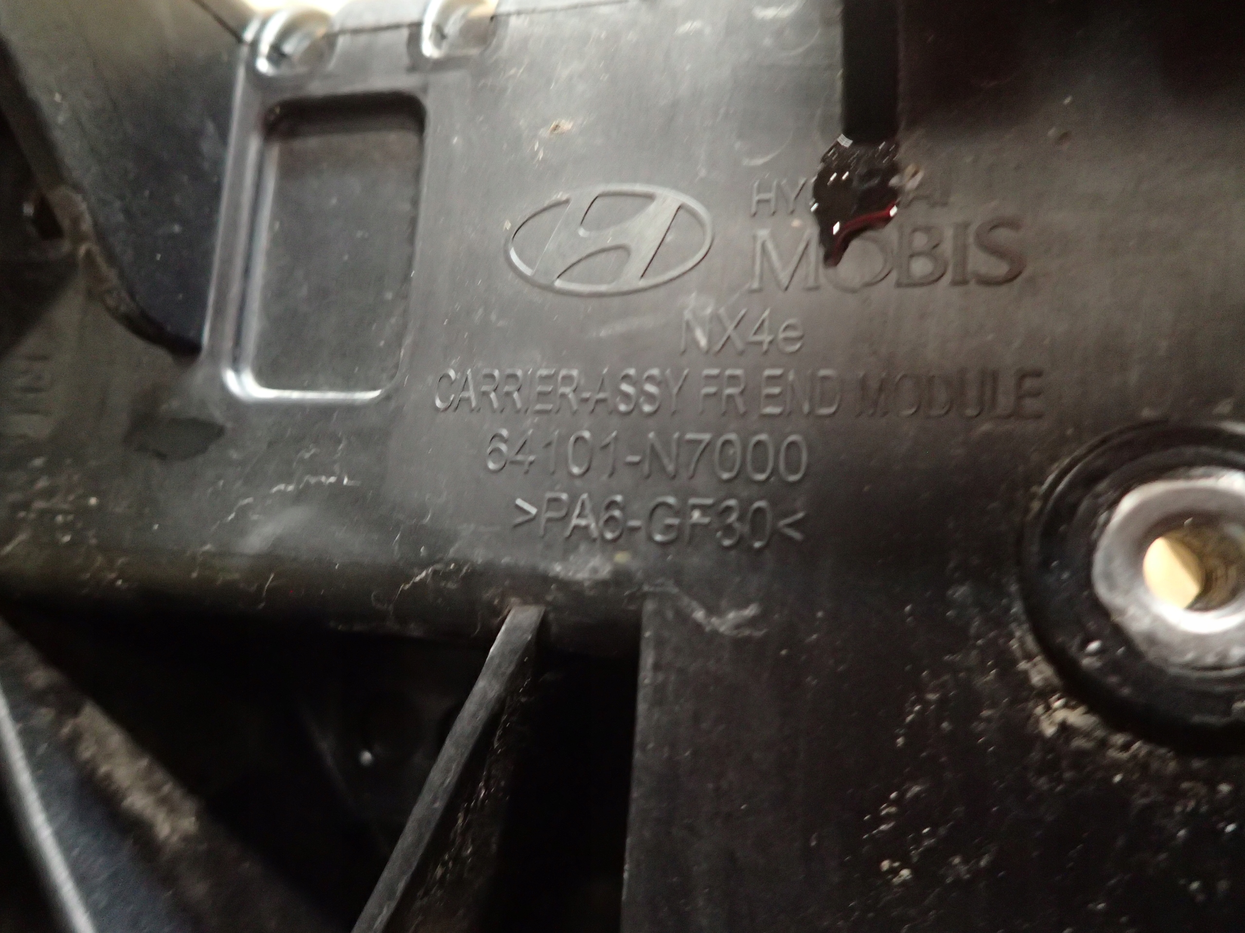 PAS PRZEDNI HYUNDAI TUCSON IV 4 64101N7000