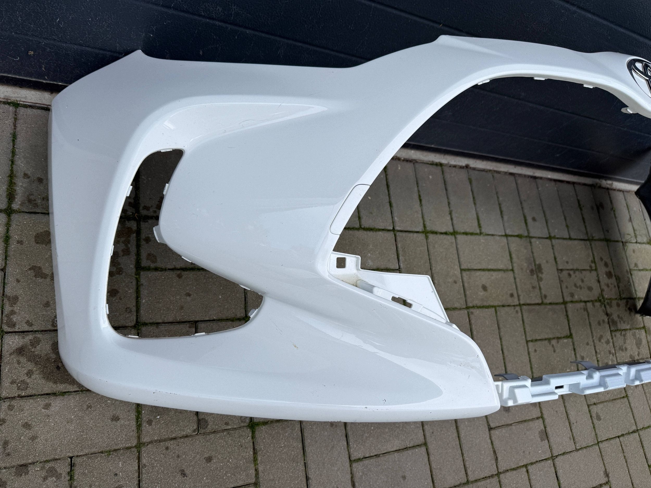Toyota Yaris 4 IV 20- bumper front front