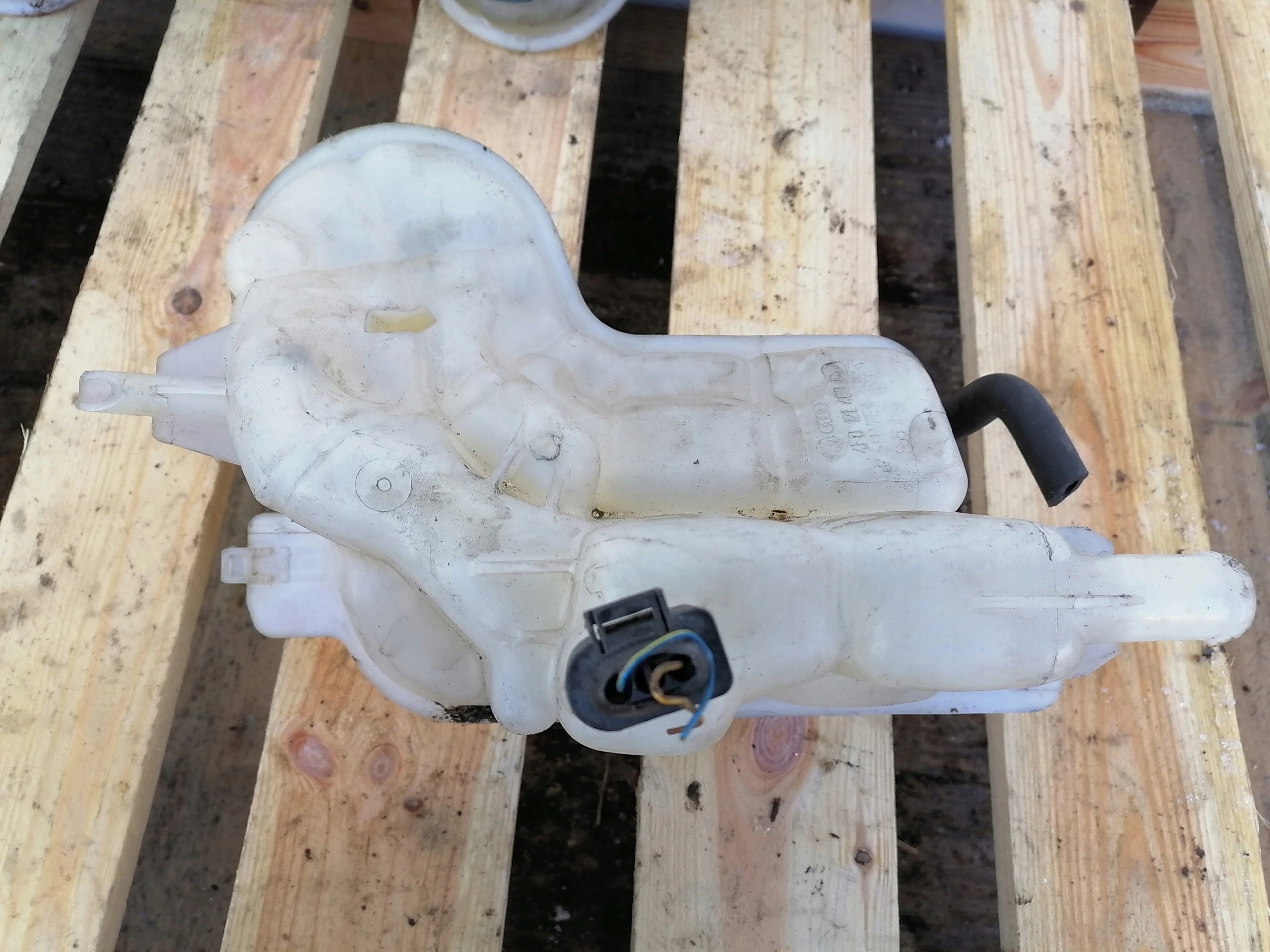 Ausdehnungsbehälter AUDI A6 C6 Z Sensor