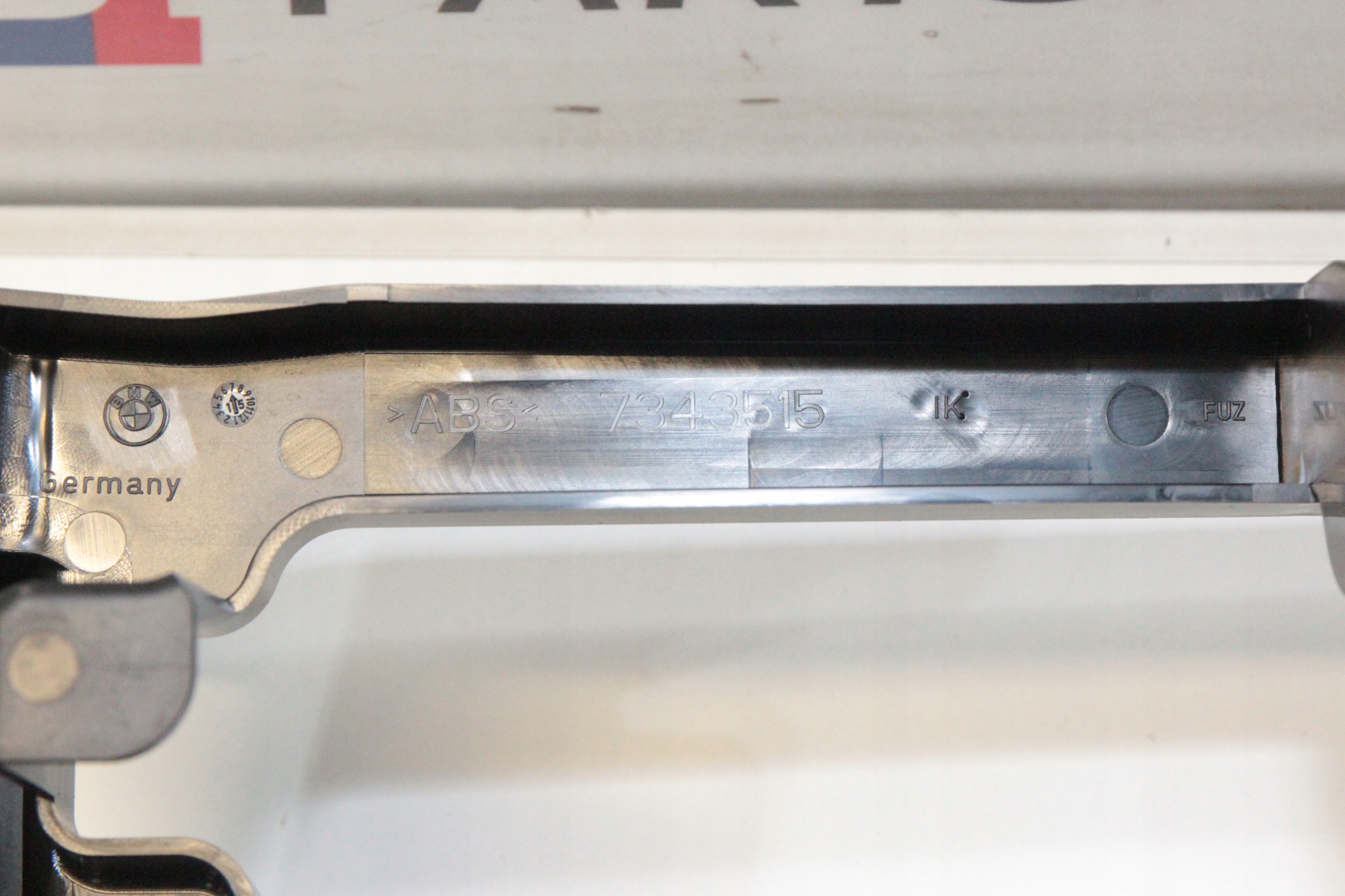 BMW F33 F83 console boot left 7343515