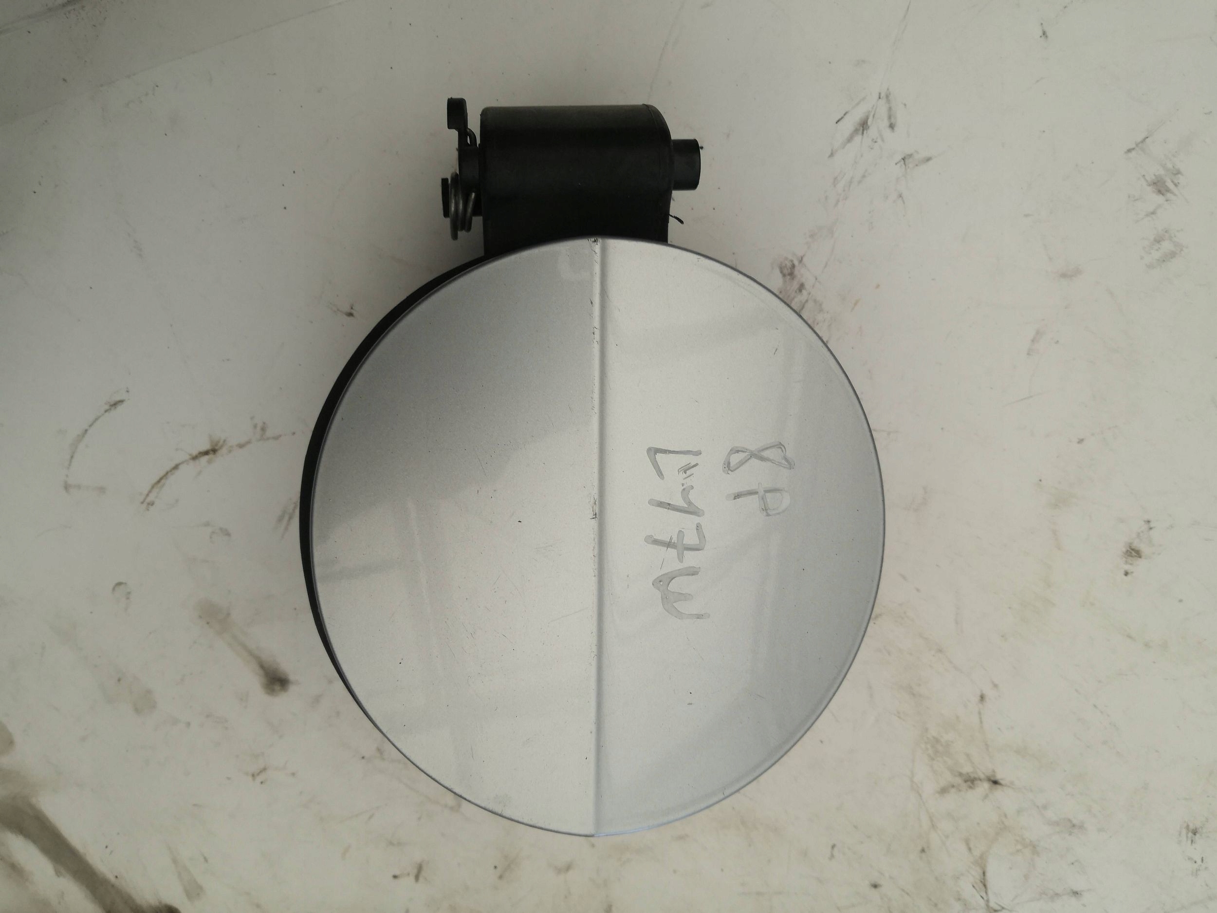 Klapka wlewu paliwa Audi A3 8P LY7W