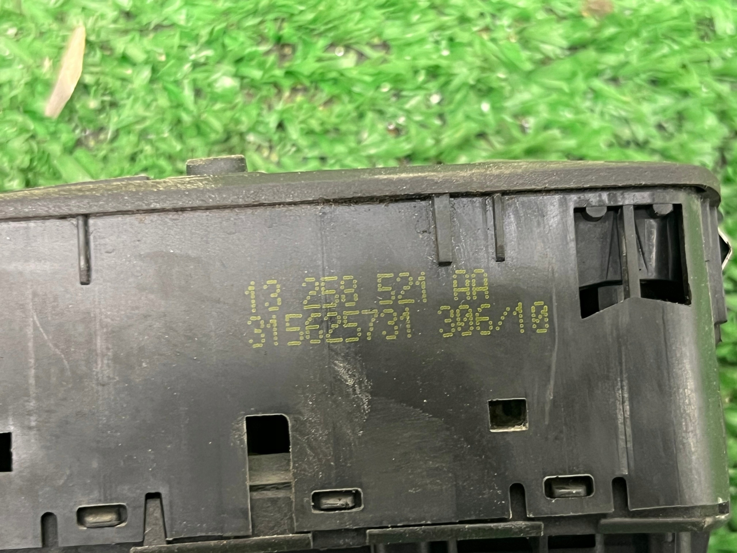 control panel of the window driver´s OPEL CORSA D 13258521AA