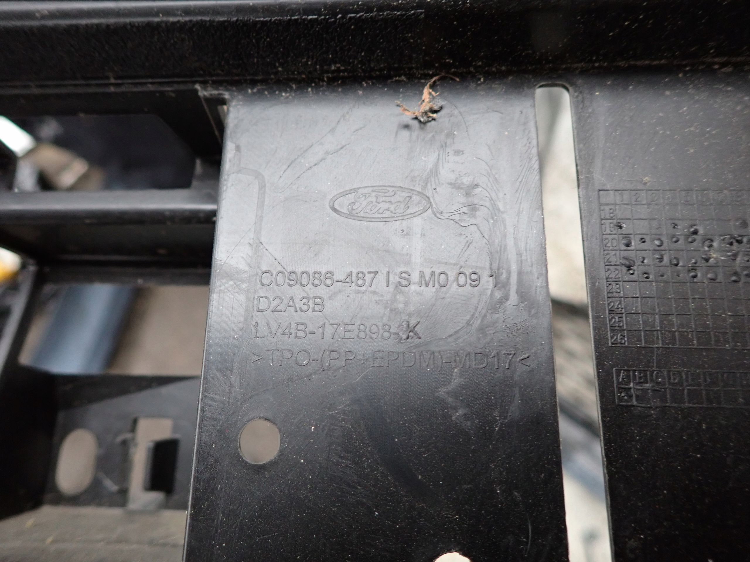 FORD KUGA MK3 19-23 ABSORBER nárazníku předek