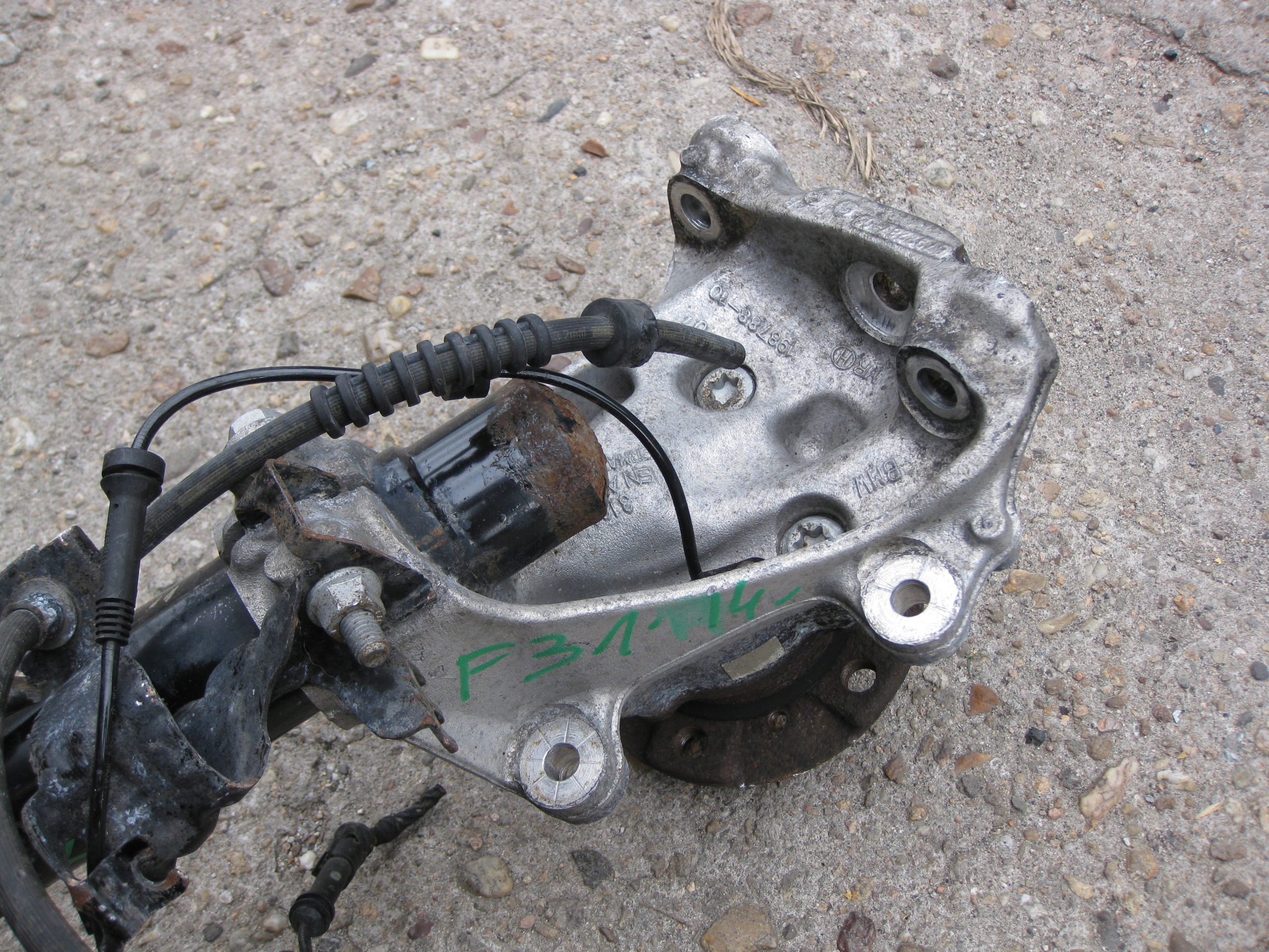 BMW F31 2.0D 14R McPherson left front