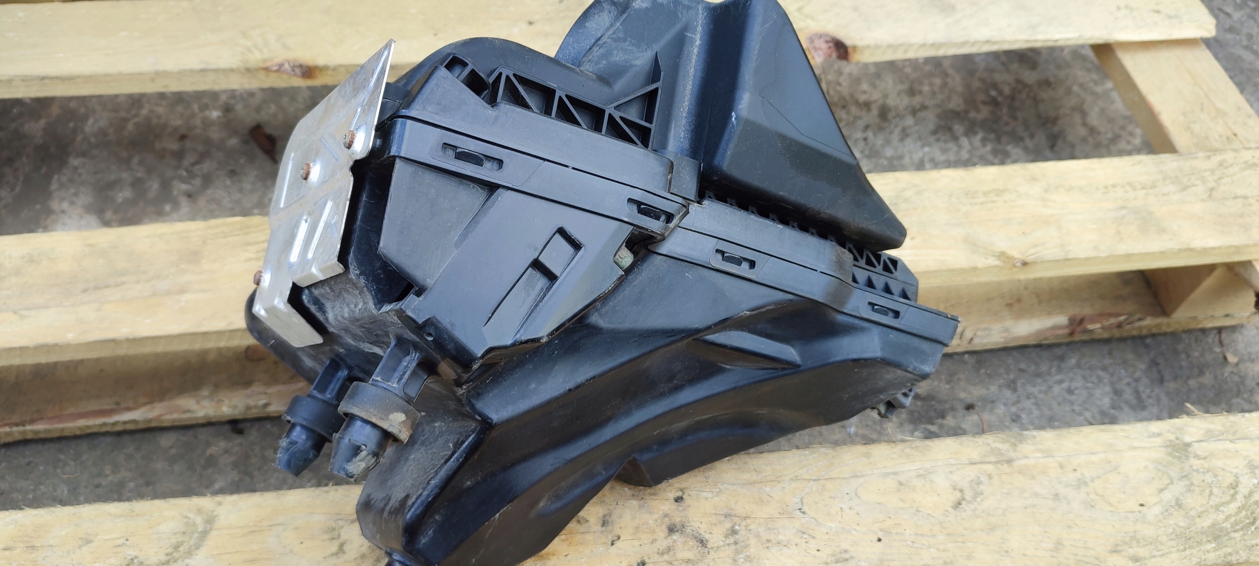 Gehäuse filter luft AUDI A4 B8 1.8 8K0133837BJ
