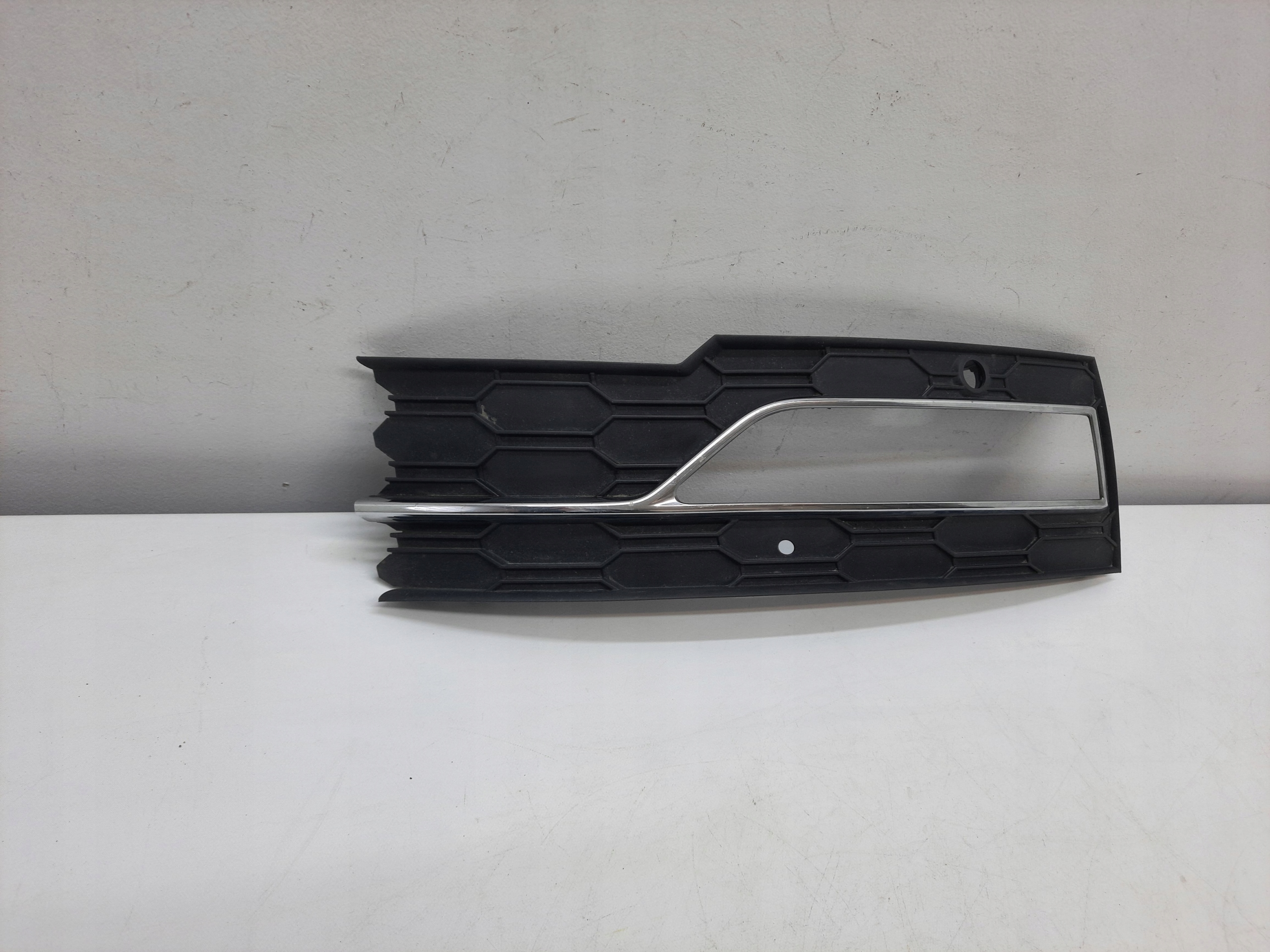 SKODA OCTAVIA 4 IV 19- PDC grid of a bumper left front original