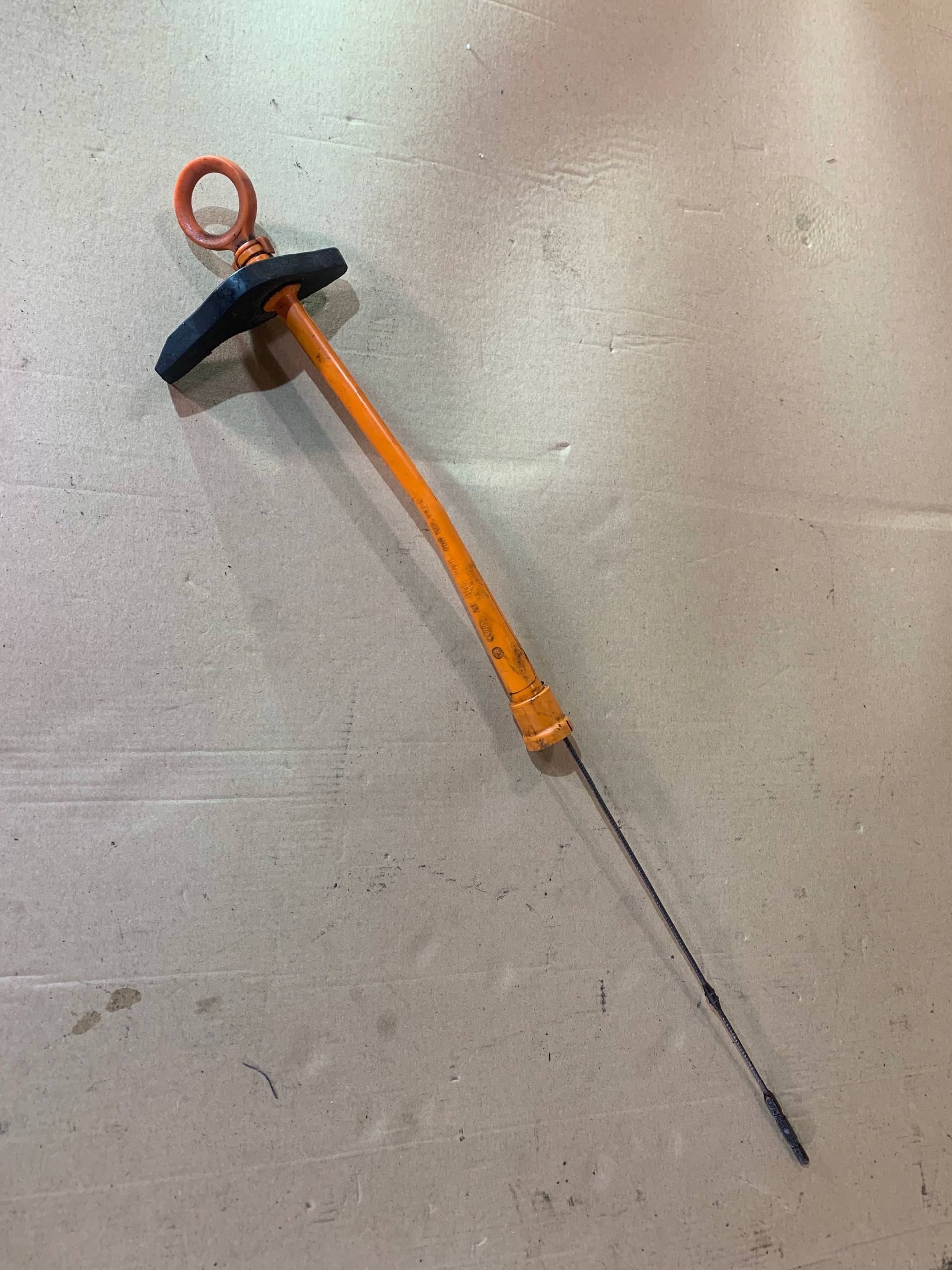 Масляний щуп 06f103663 VW passat b6 2.0 fsi