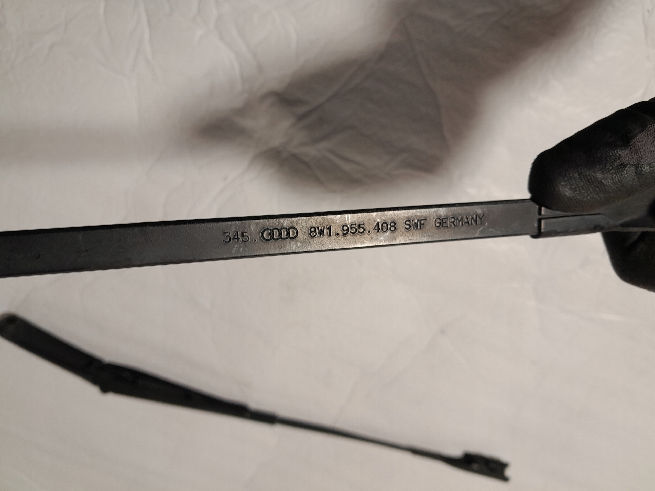 AUDI A4 B9 wiper arms front 8W1955408 8W1955407