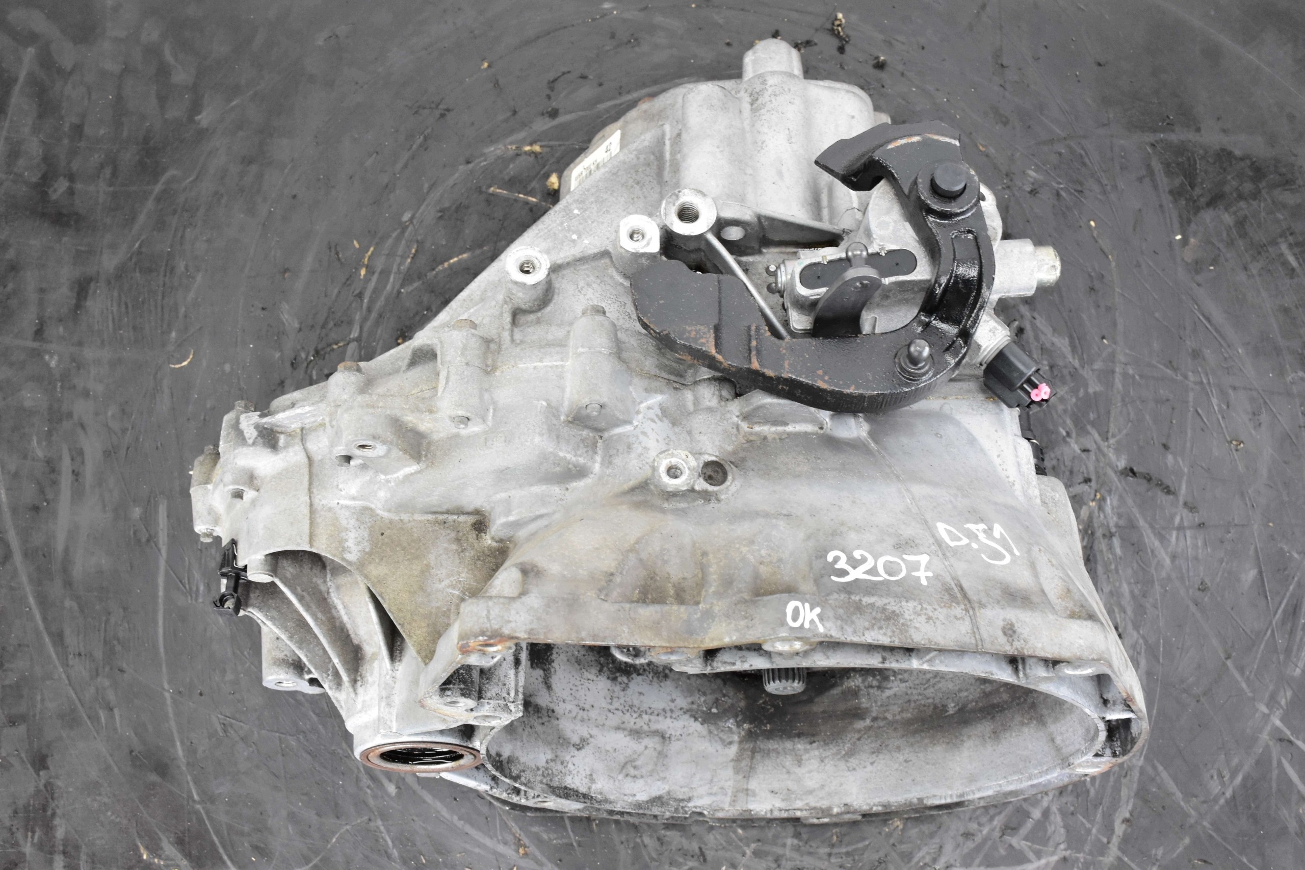 gearbox, manual FORD C-MAX II FOCUS MK3 III 1.6 TDCI AV6R7002KH