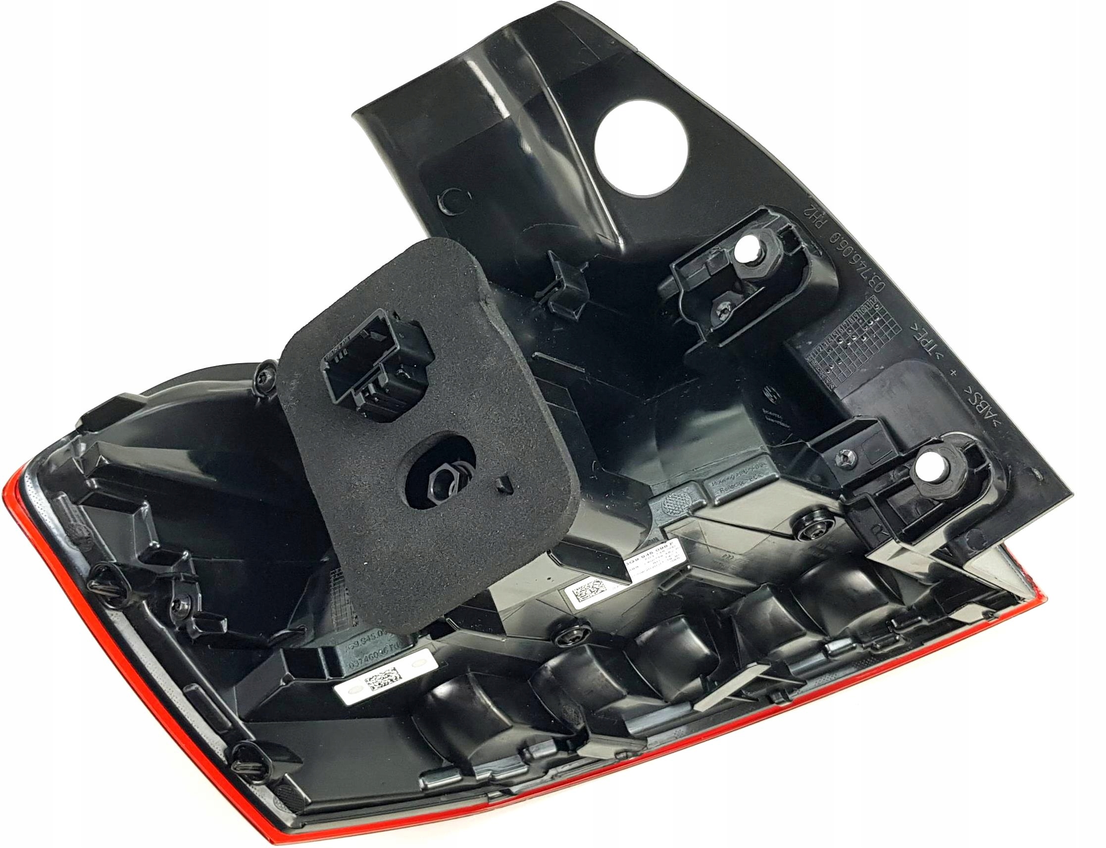 NOWA LAMPA PRAWY TYŁ LED VW PASSAT B8 3G9945096G Strona zabudowy prawa