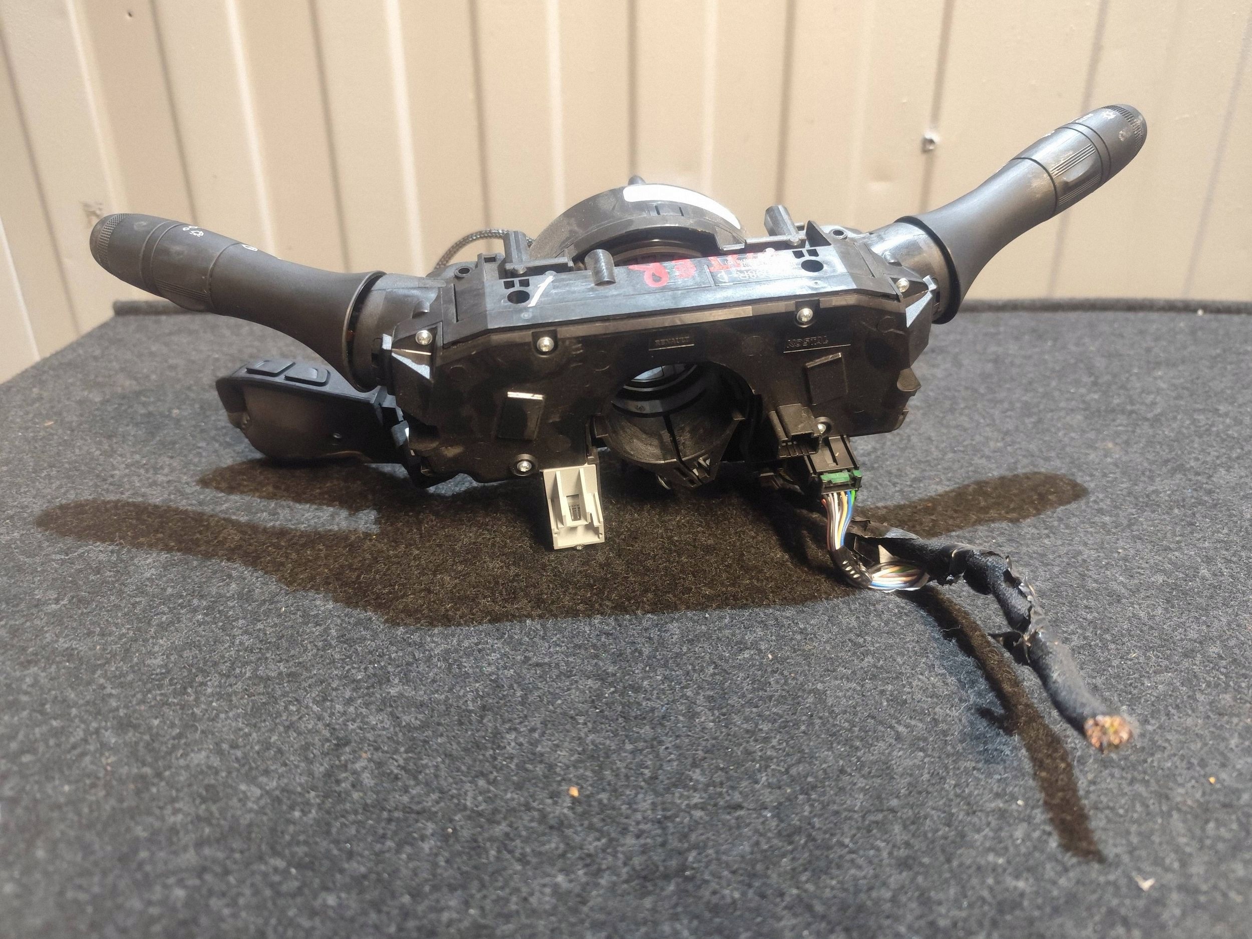 DACIA DUSTER II LIFT steering wheel levers and controls ring control 255672098R