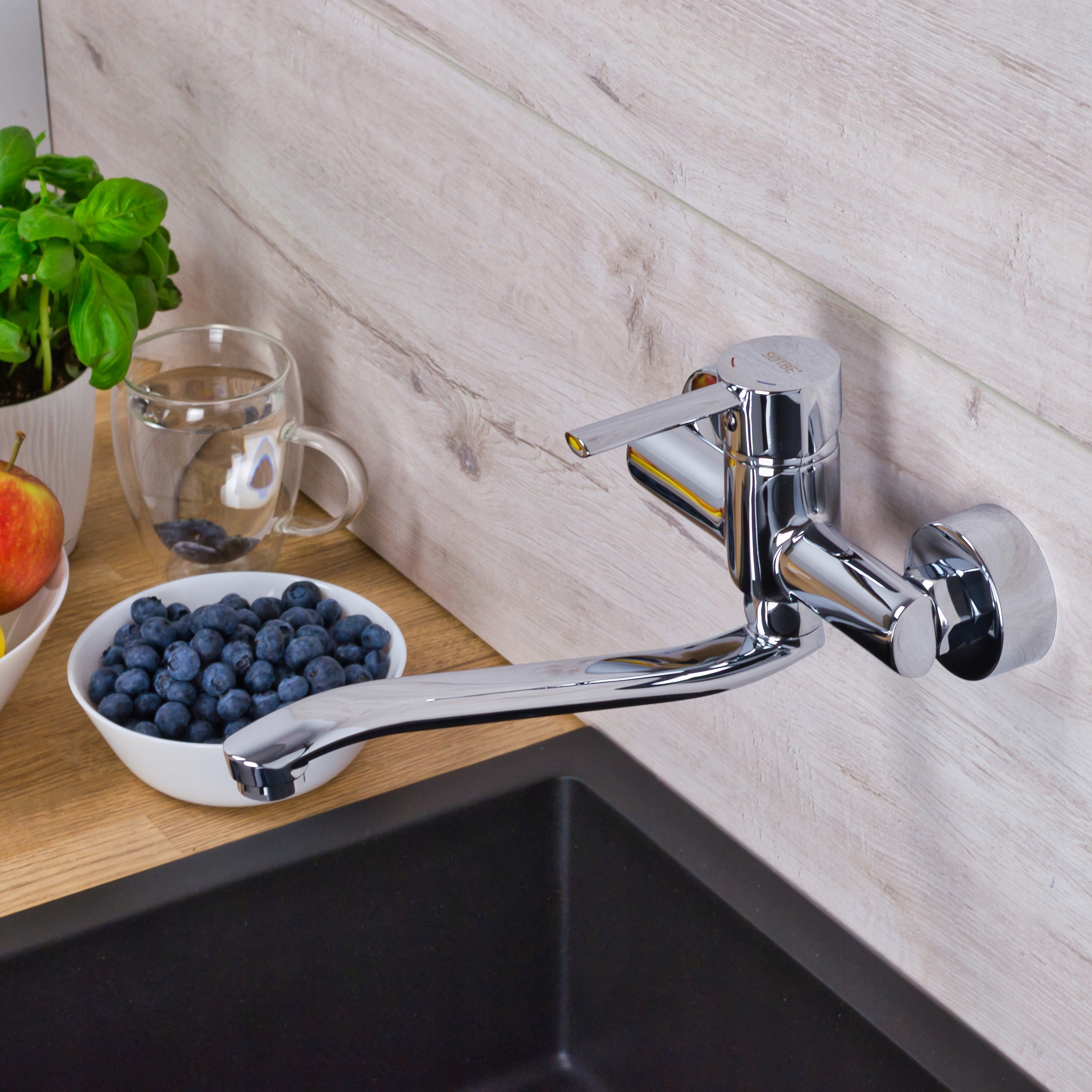 Bateria kuchenna ścienna z długą wylewką do zlewu zlewozmywaka POLSKA SOTBE Kolor srebrny