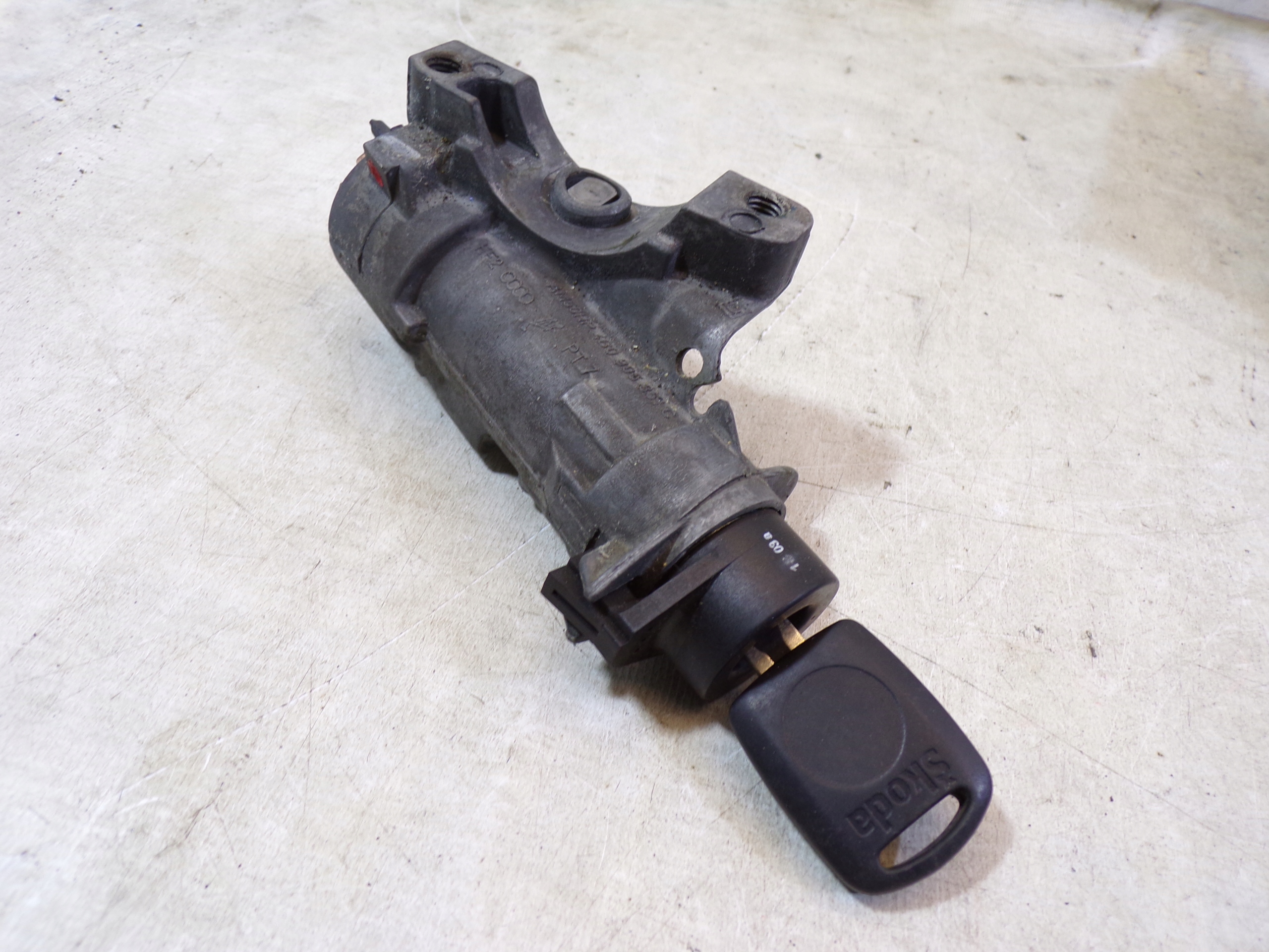 Montaggio STARTOWY SKODA FABIA 1 e 1.2 03E906033F