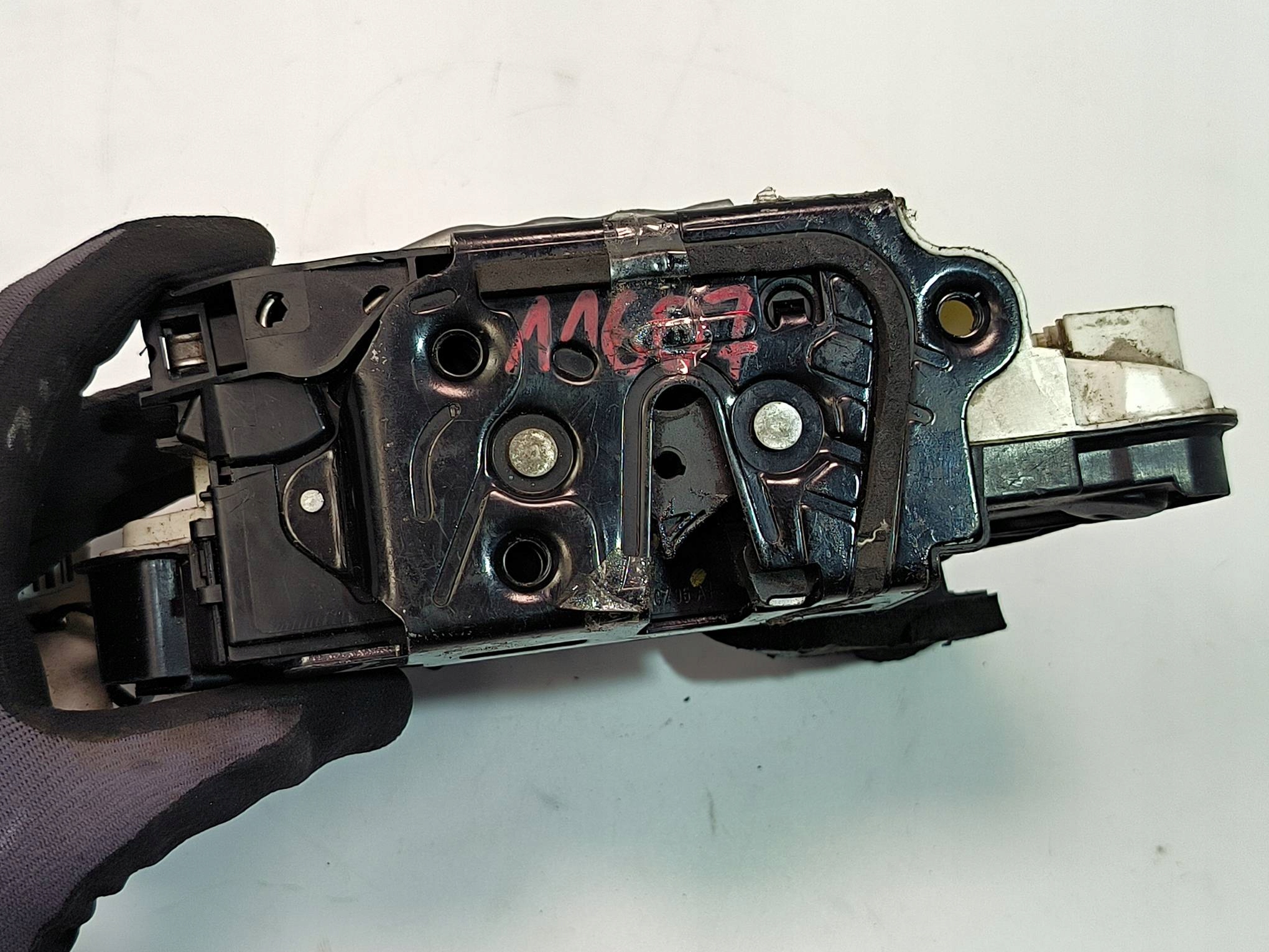 lock door left front 5E1837015 VOLKSWAGEN PASSAT B8