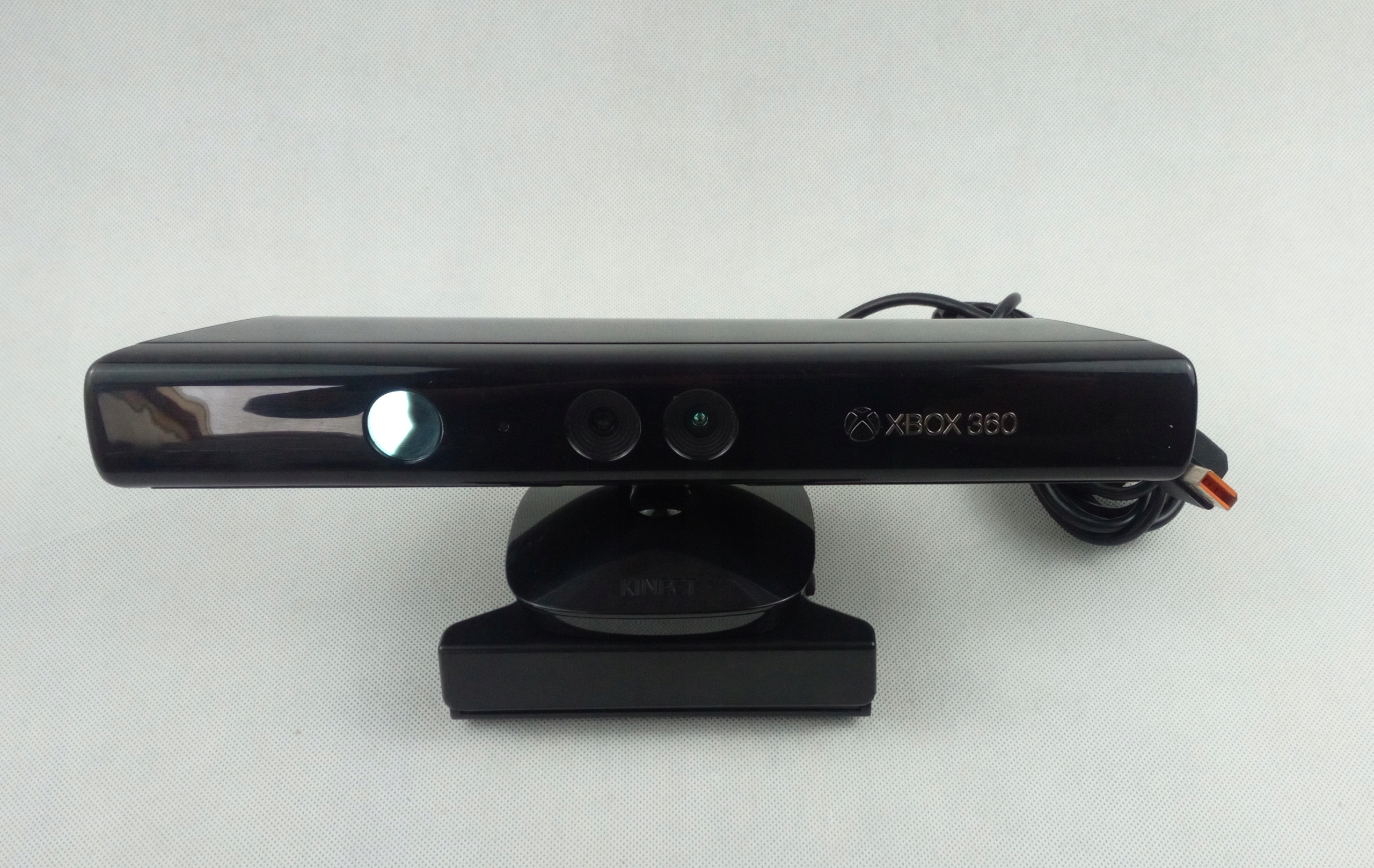 KINECT SENSOR RUCHU NA XBOX 360 + NOWY SOLIDNY UCHWYT NA TV PEŁNY KOMPLET EAN (GTIN) 0717565888225