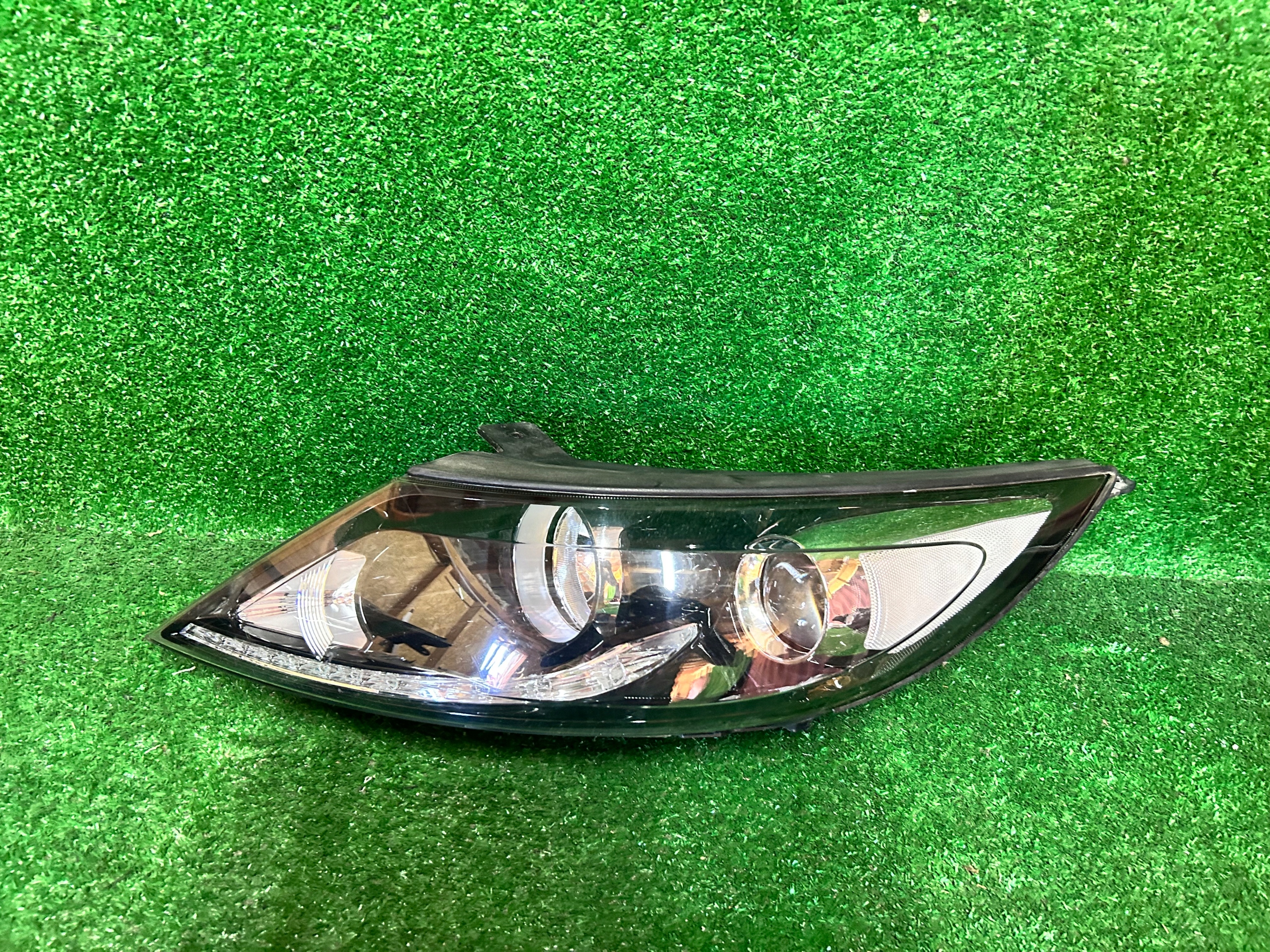 REFLEKTOR left KIA SPORTAGE III LED