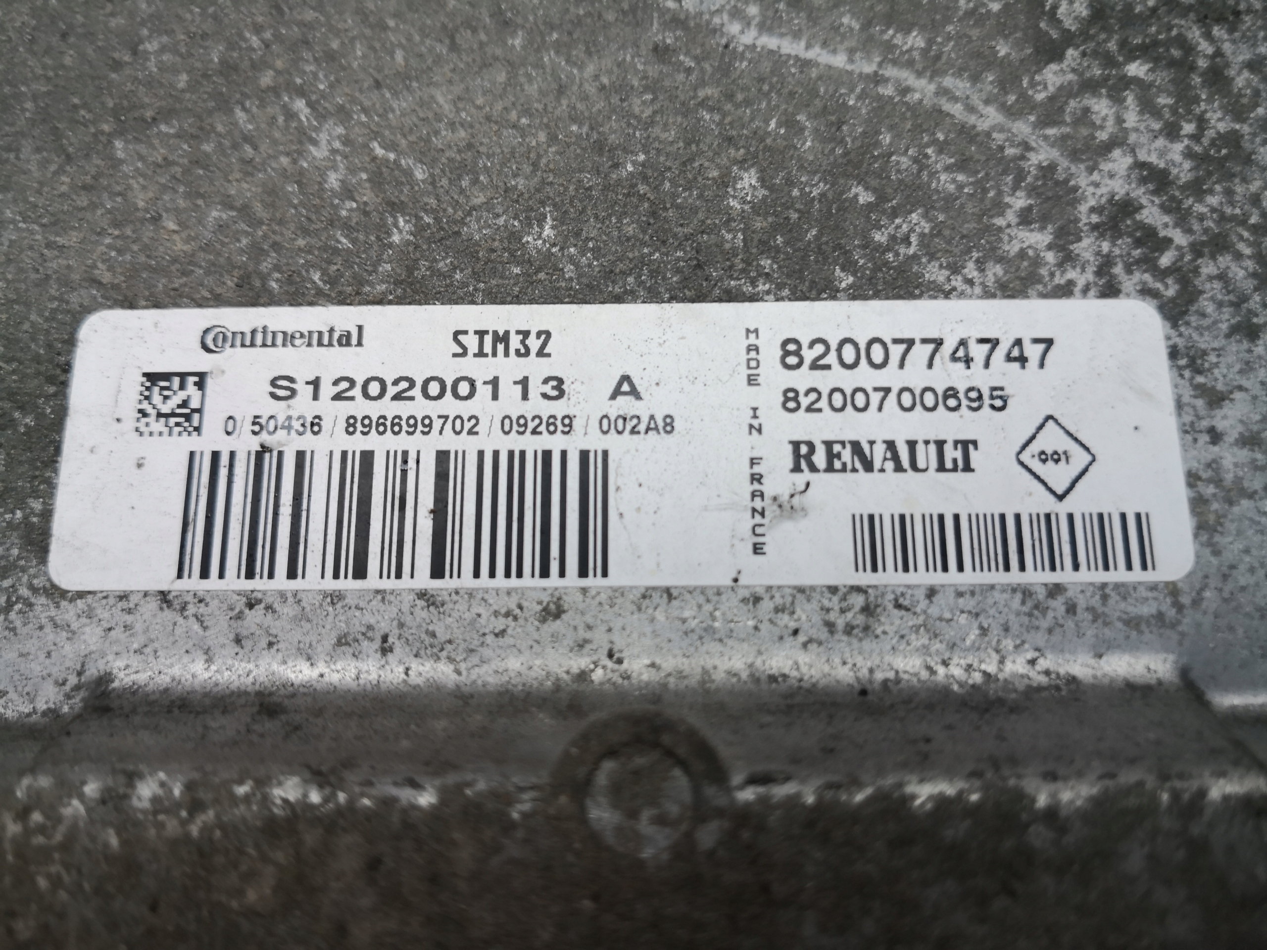 computer of the engine RENAULT TWINGO II 8200774747