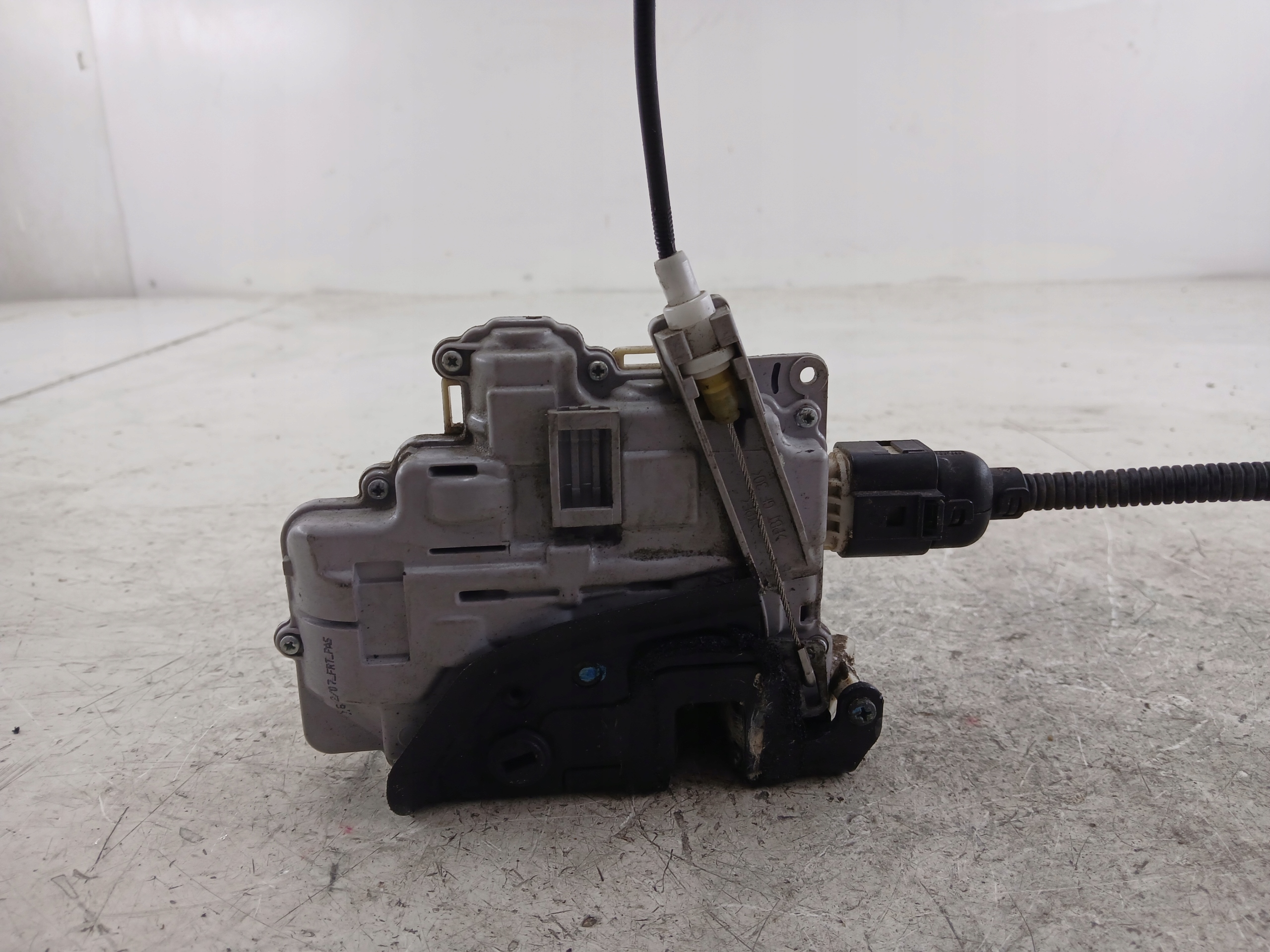AUDI A8 D3 Motor Fenster links heck 4F0839015