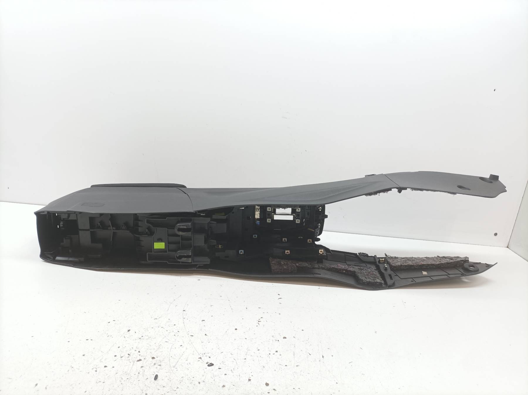 TUNEL central armrest DEKOR Peugeot 2008 II (2019- )
