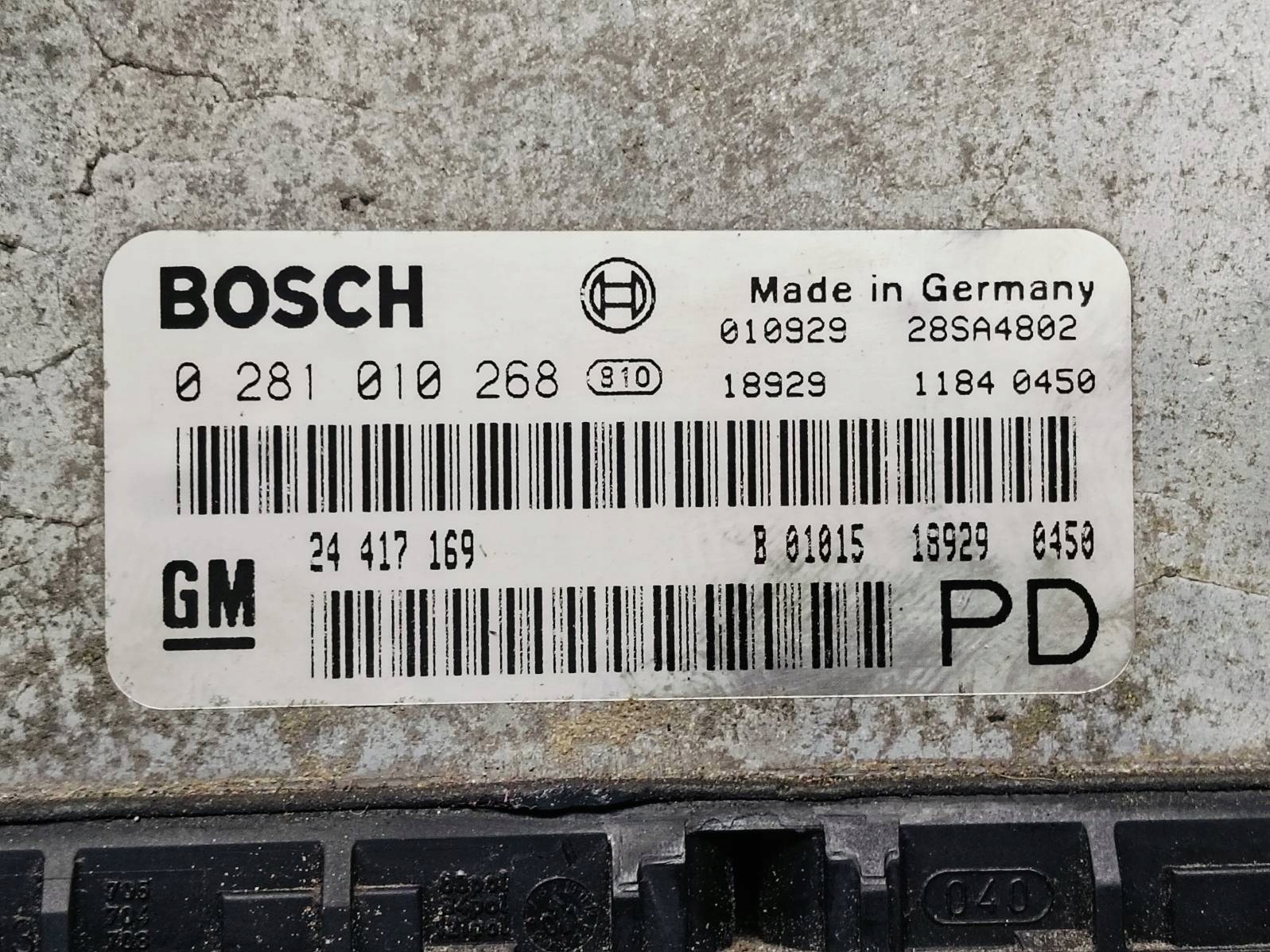 computer control unit of the engine Opel ZAFIRA A 2.0 DTL 0281010268