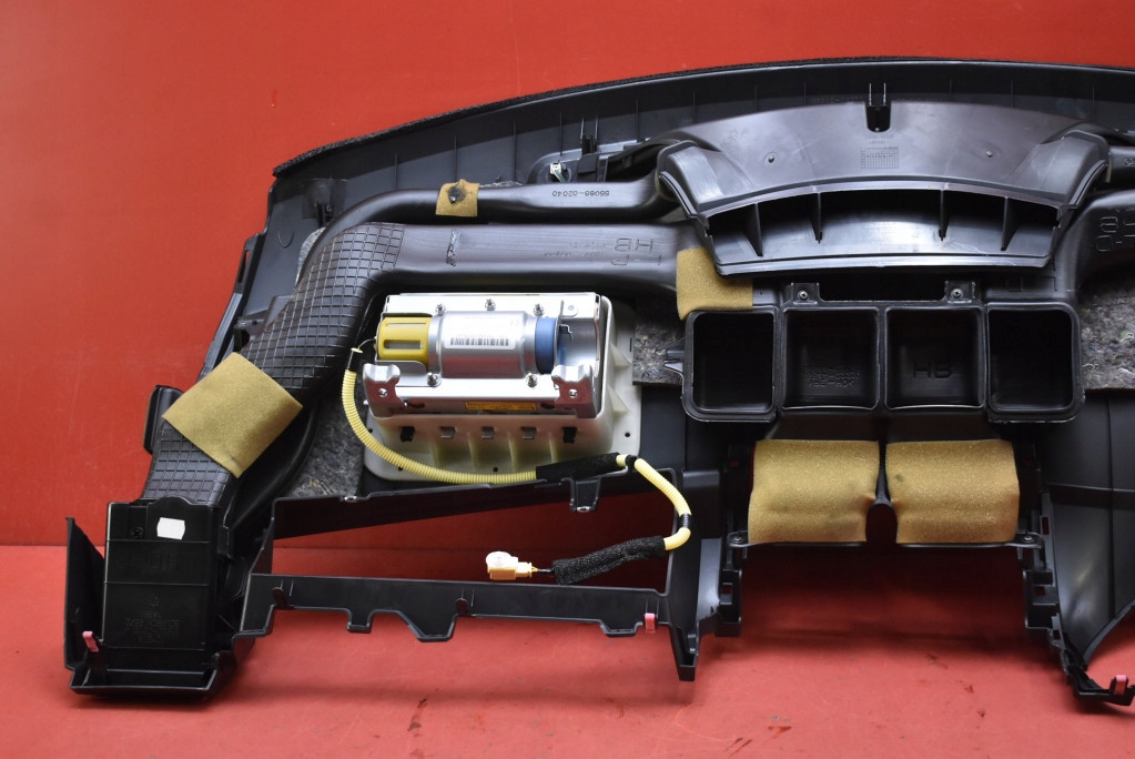 dashboard instrument panel console cockpit airbag EU TOYOTA AURIS 1 and 06-09