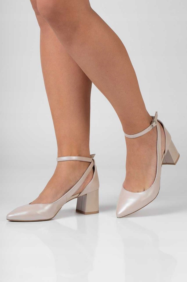 SANDAŁY ZABUDOWANE W SZPIC BUTDAM PERŁOWE 39