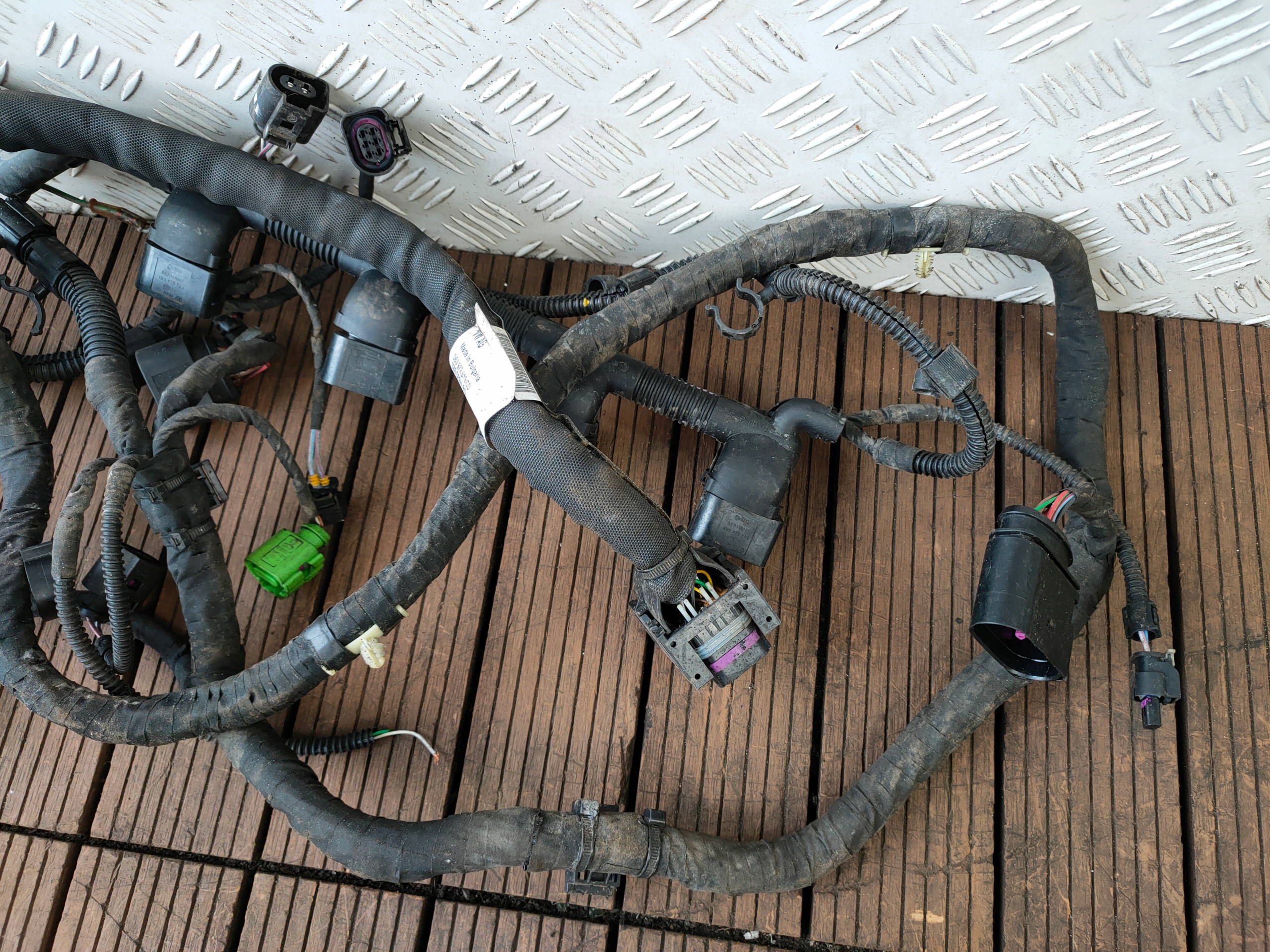 VW SCIROCCO III 08-17 2.0 TSI bundle motor wiring 06J972619CD