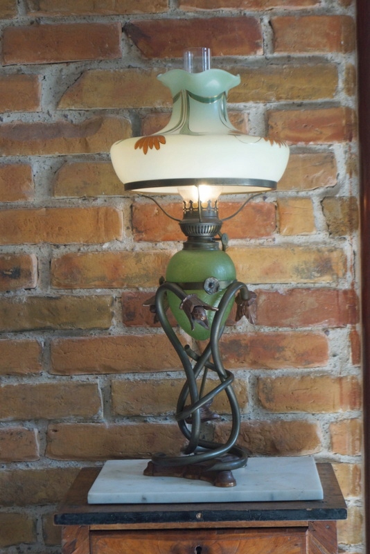 Secesyjna lampa naftowa