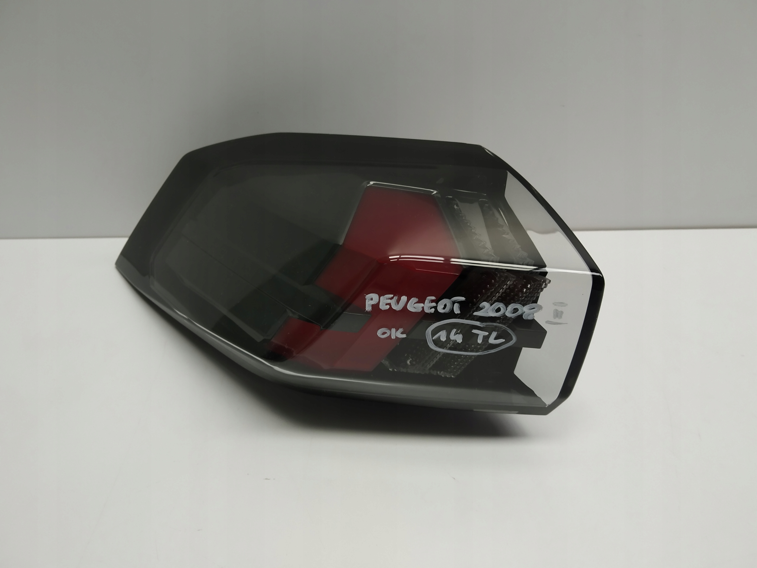 19+ Peugeot 2008 II light rear part left original