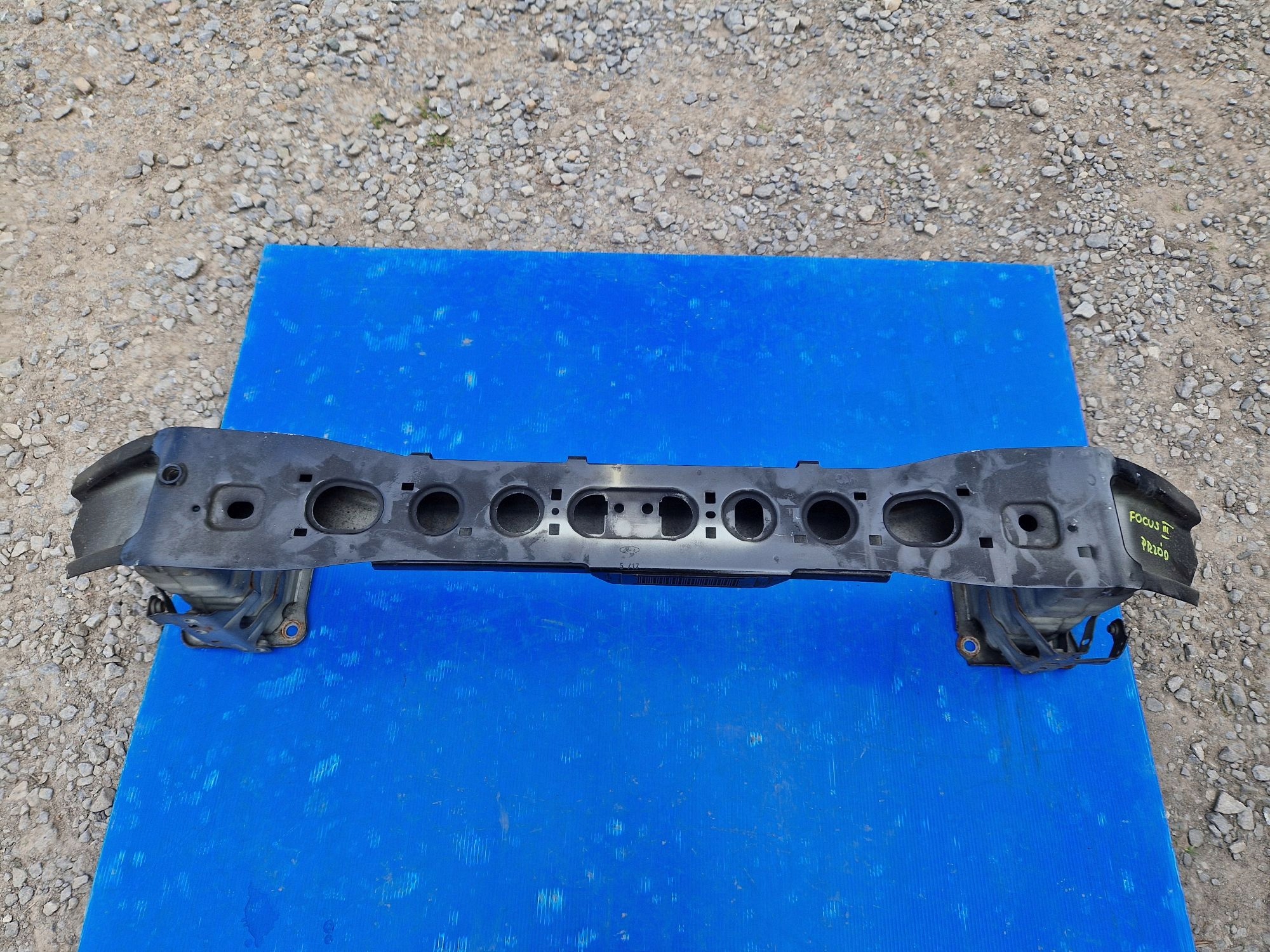 STOSSSTANGENTRÄGER VORNE FORD FOCUS III 2010R->