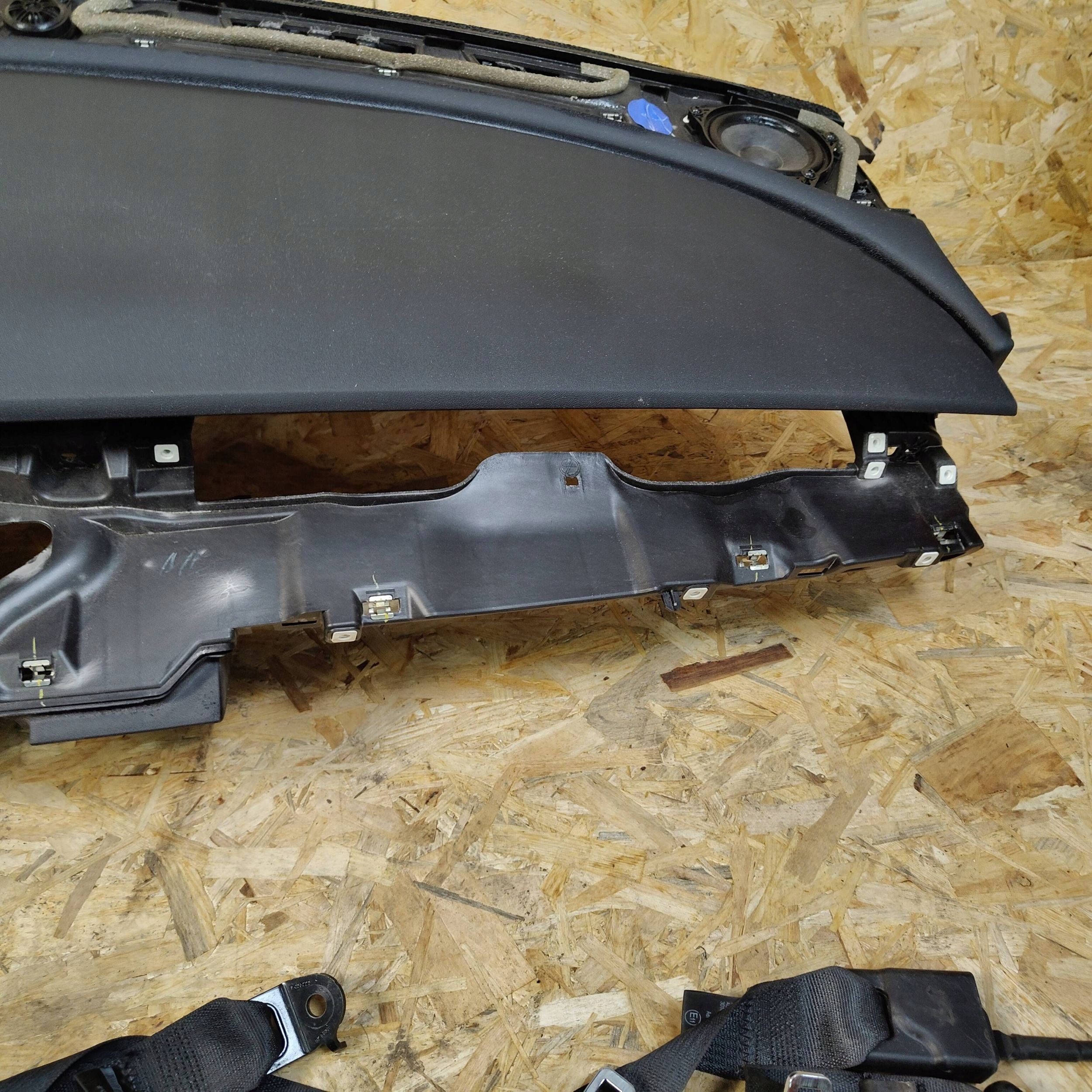 dashboard instrument panel Komplet Tesla Model 3 tension belts airbags