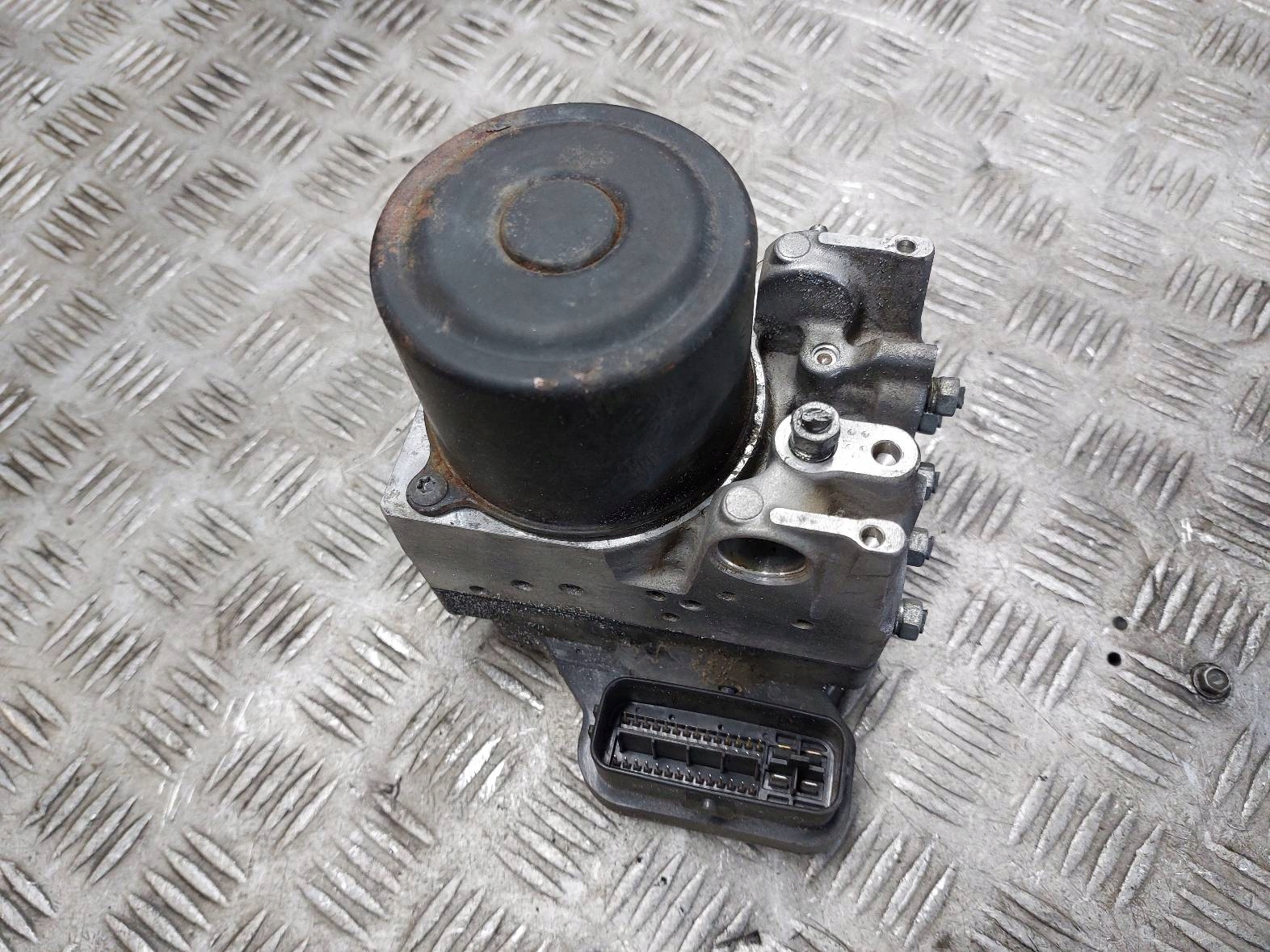 Pumpe Bedienteil ABS LEXUS IS II 220D 44540-53041