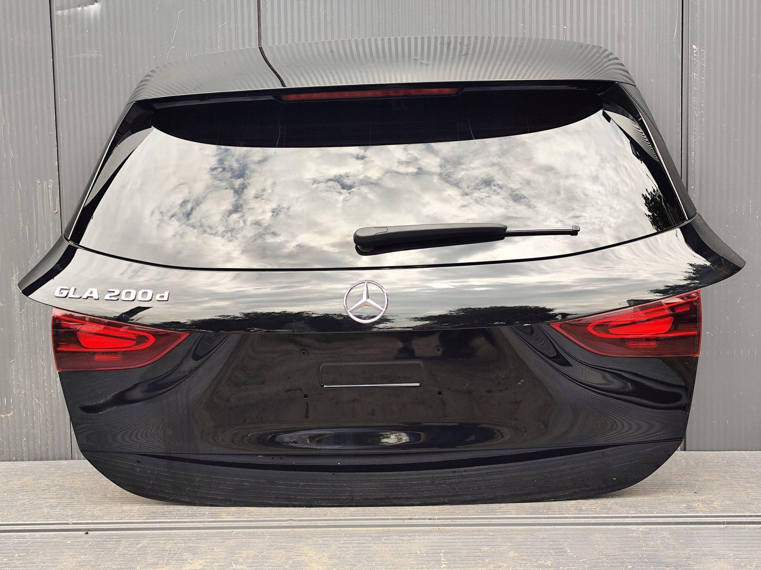 MERCEDES GLA 247 boot doors complete DEMONTAZ