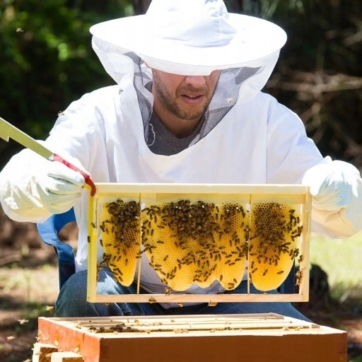 BLUZA PSZCZELARSKA Z KAPELUSZEM ZASUWANA + KAPELUSZ ODPINANY PREZENT Kolor biały