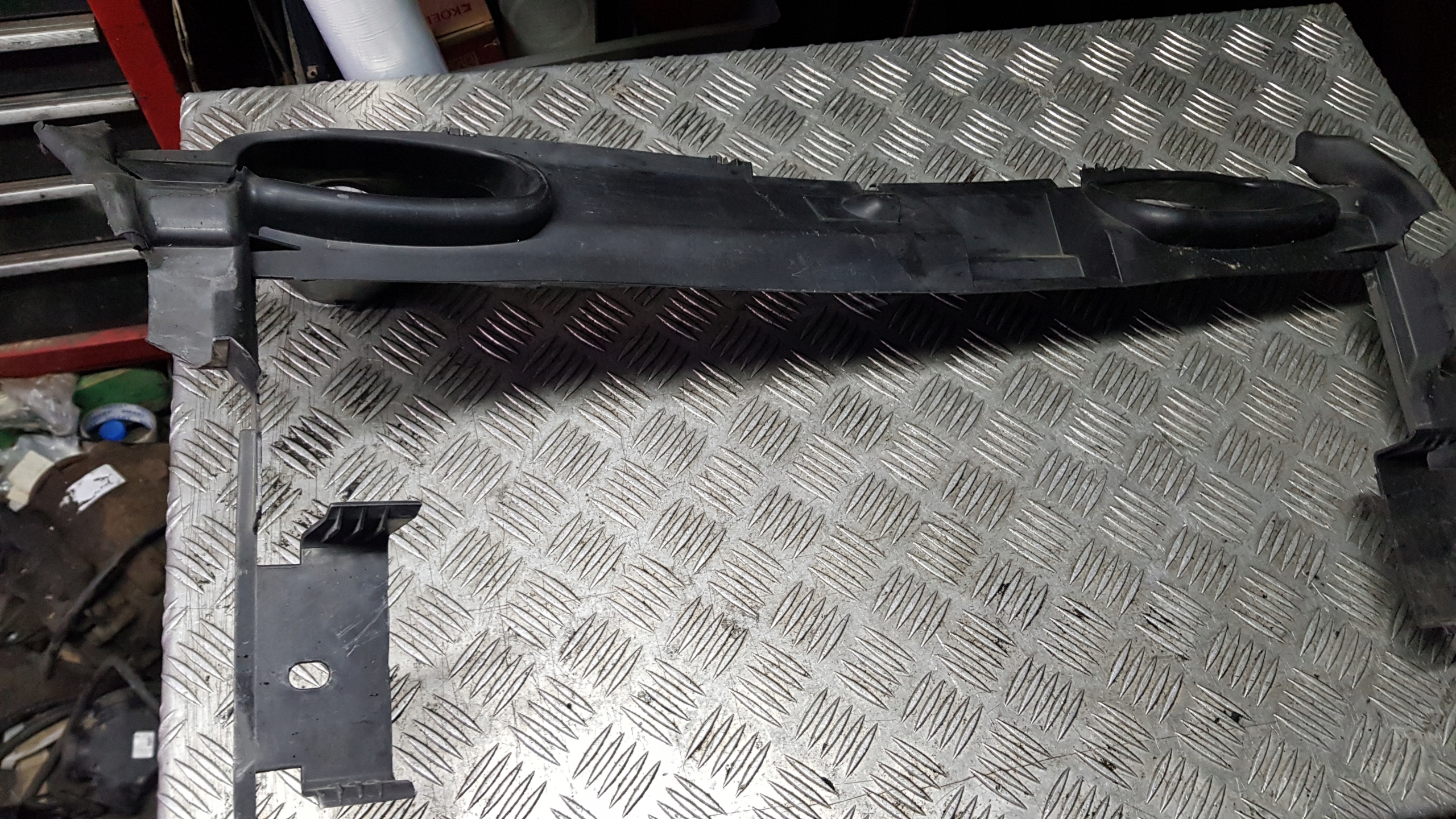 MERCEDES W203 COUPE intake air steering wheel, support panel for radiators