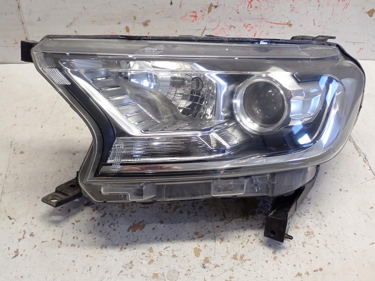 light front front left FORD RANGER III LIFT 2015