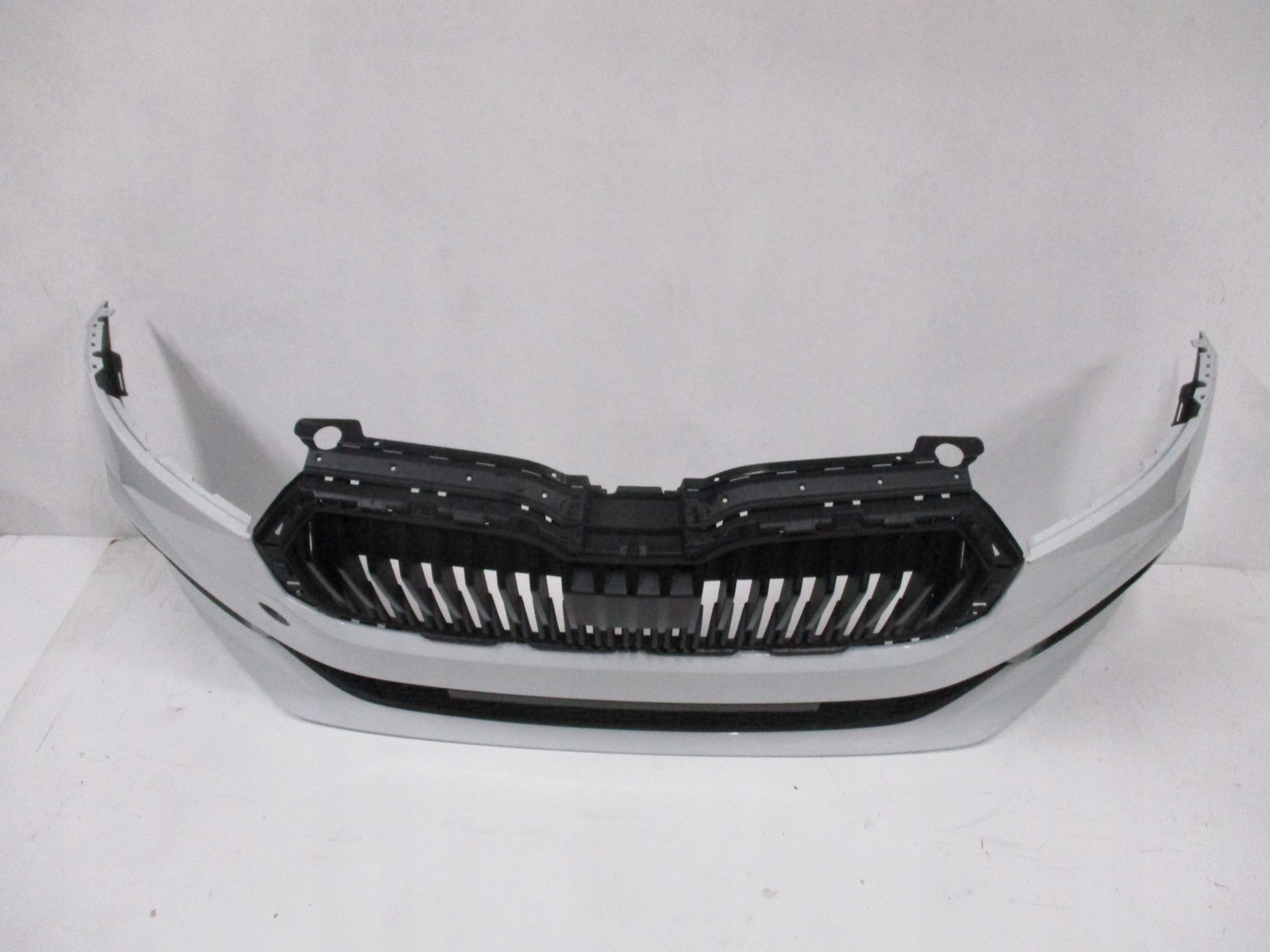 bumper front Skoda Fabia 21R below RADAR front