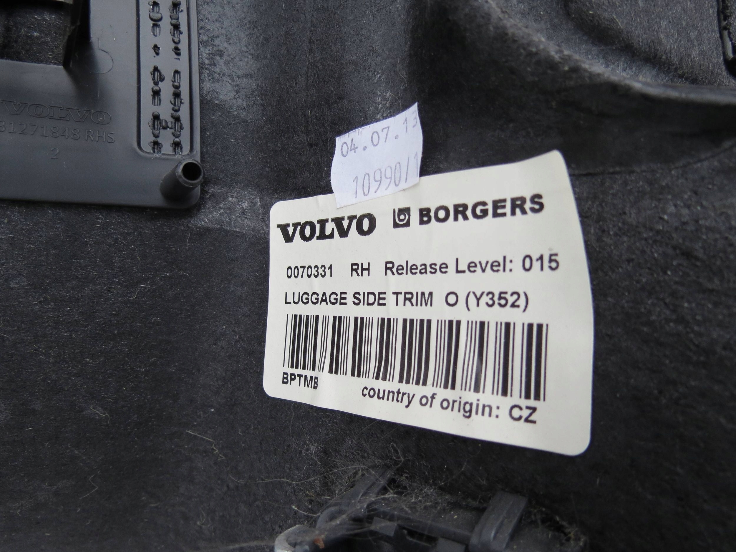 boot upholstery right rear part VOLVO V60I S60II 39804324 (2013-2018)R