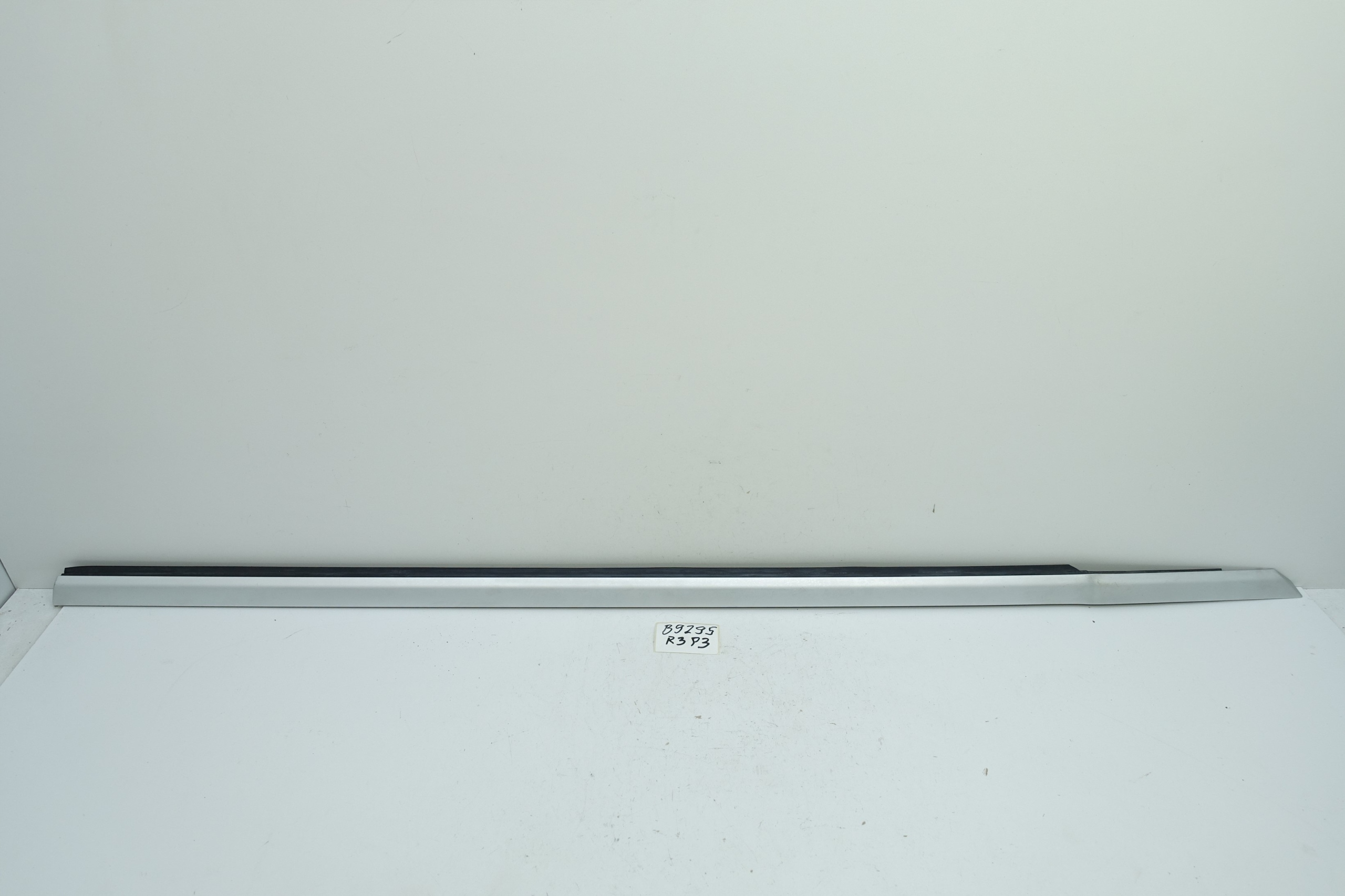 moulding dust door right MERCEDES E W238
