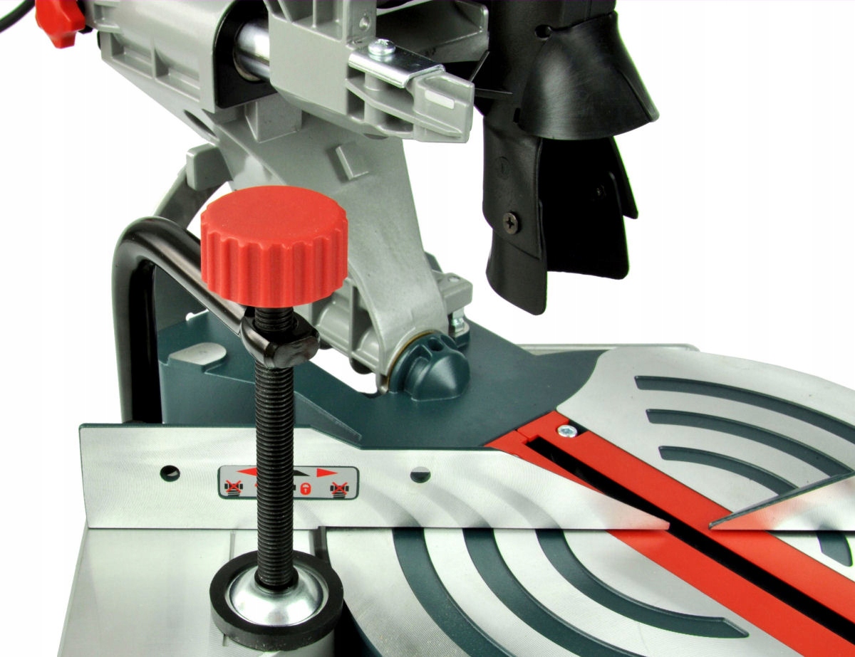 UKOŚNICA z posuwem GCM 800 SJ BOSCH Zasilanie sieciowe