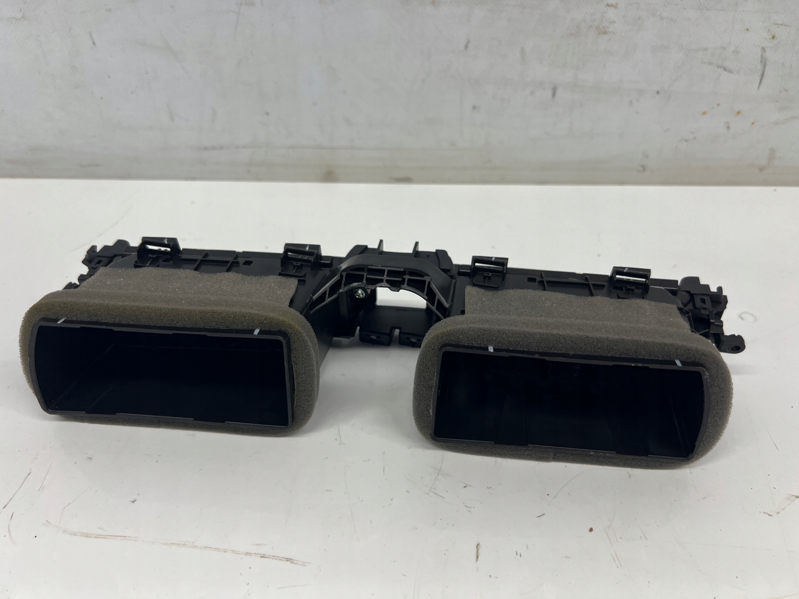 Hyundai Bayon grid air conditioning devices central