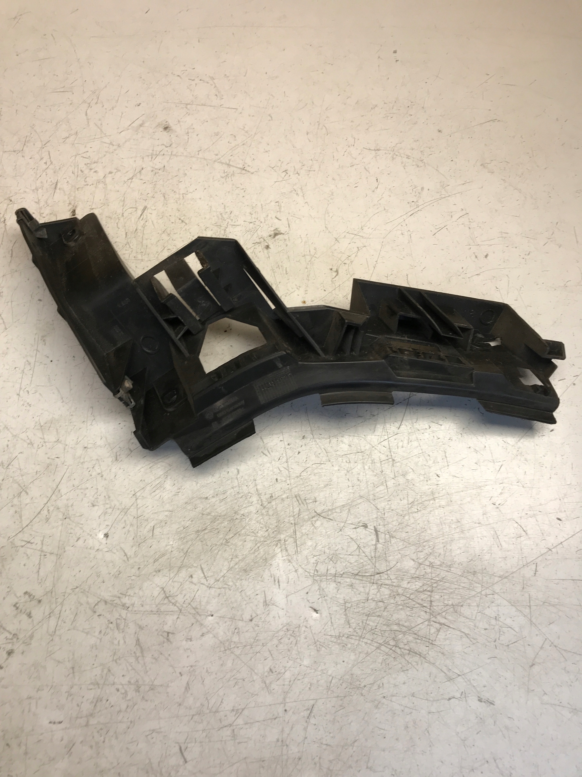 bumper bracket left rear part GOLF V plus 5M0807375