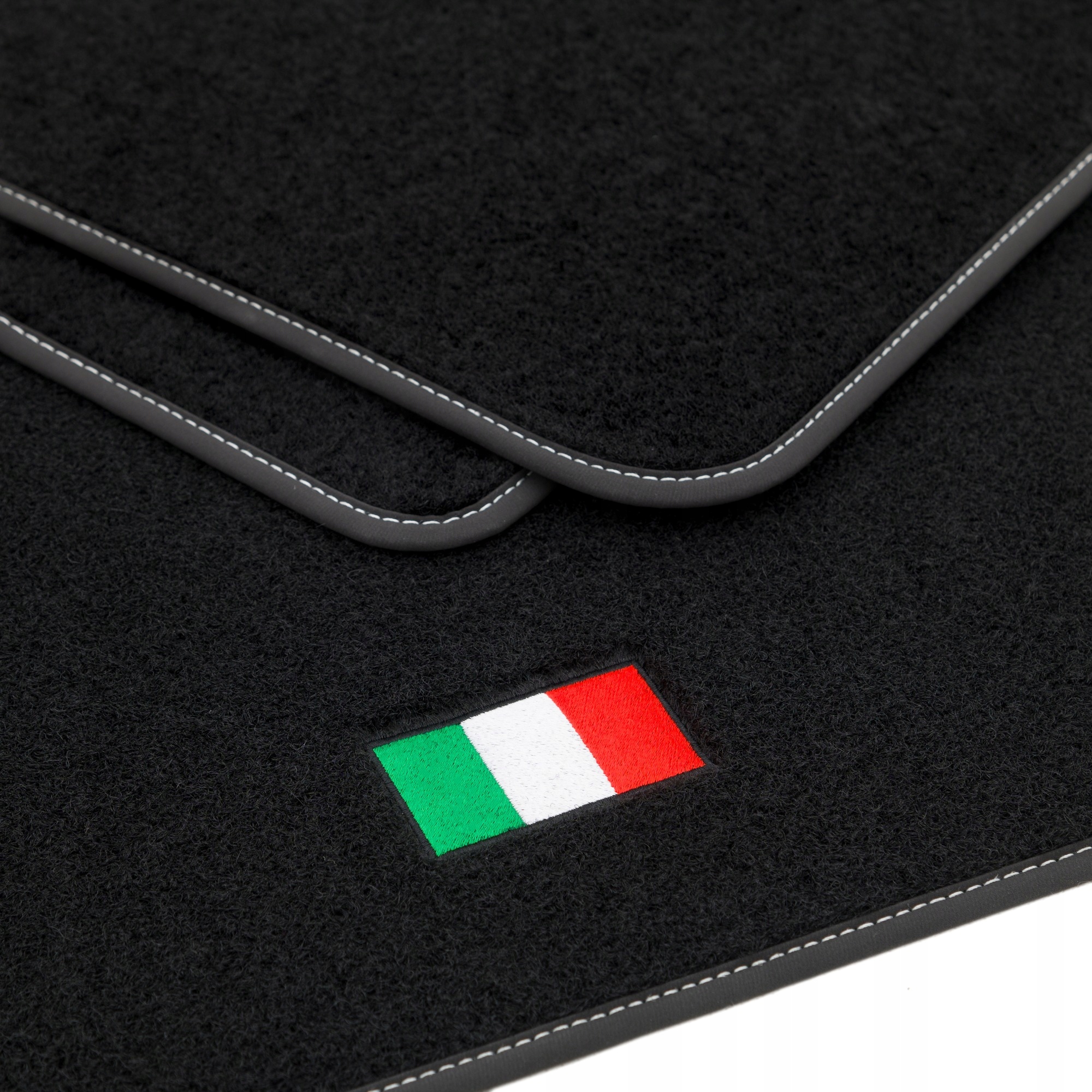Velurové koberce Logo pro Alfa Romeo Giulia od roku 201