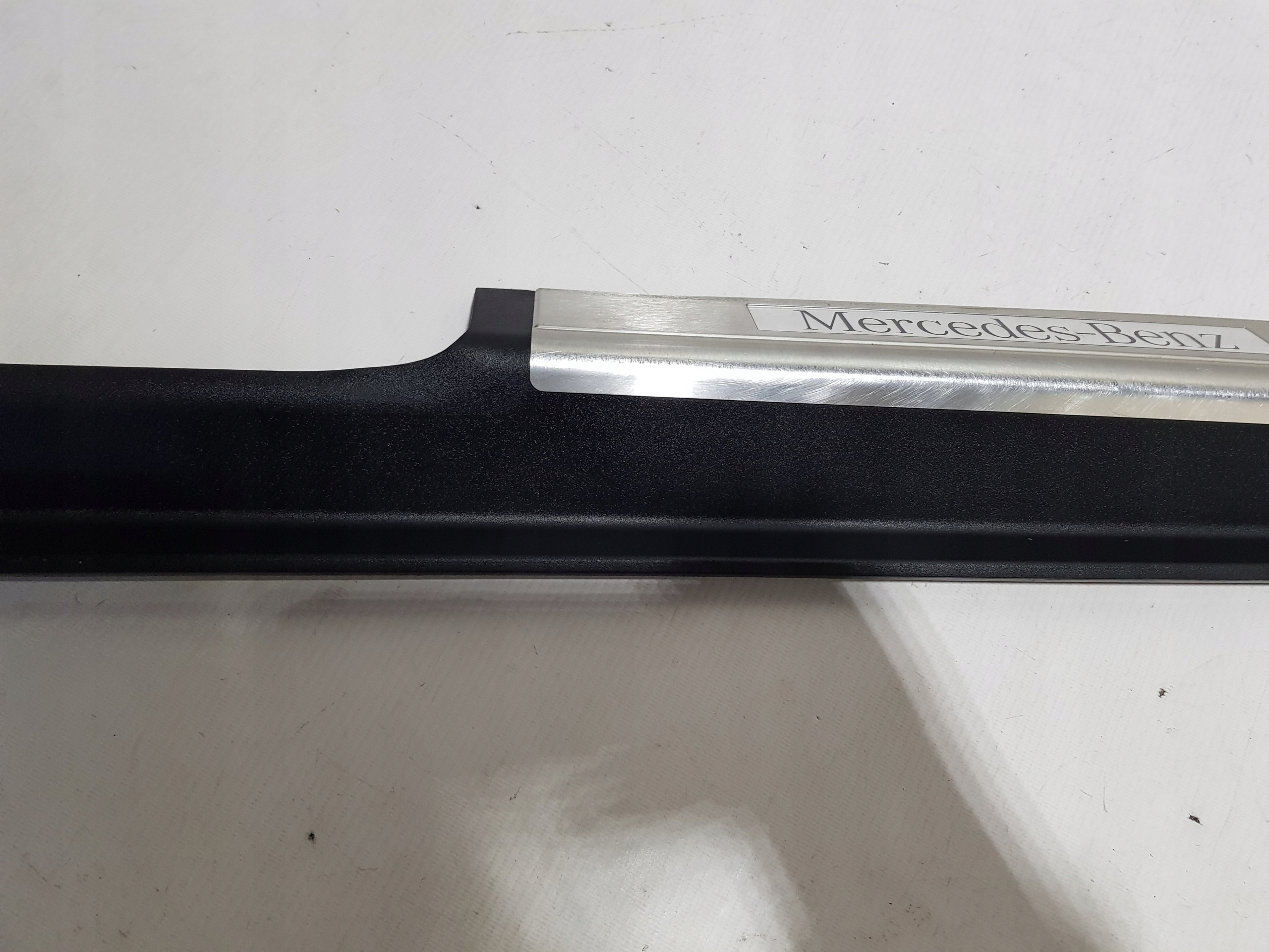 moulding threshold left front MERCEDES W251 LIFT